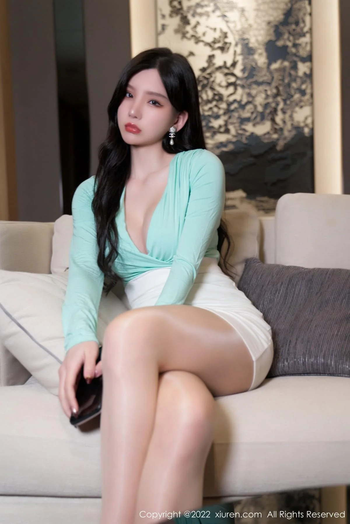 周于希Sally私房白色短裙下闪亮无内肉丝秀翘臀美腿绝美写真 第 5 张