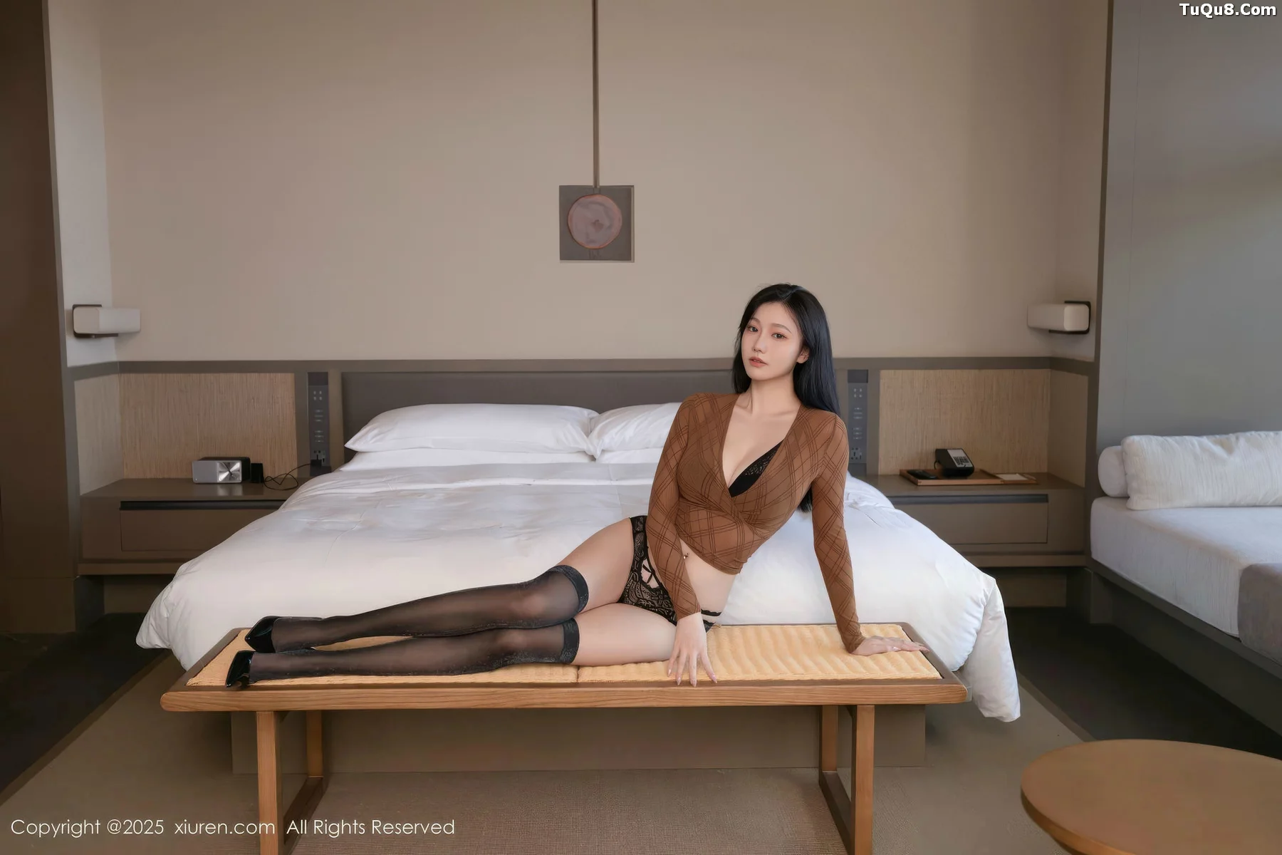 安然anran性感棕色皮裙露黑色内衣配黑丝袜秀美腿绝美写真 第 36 张