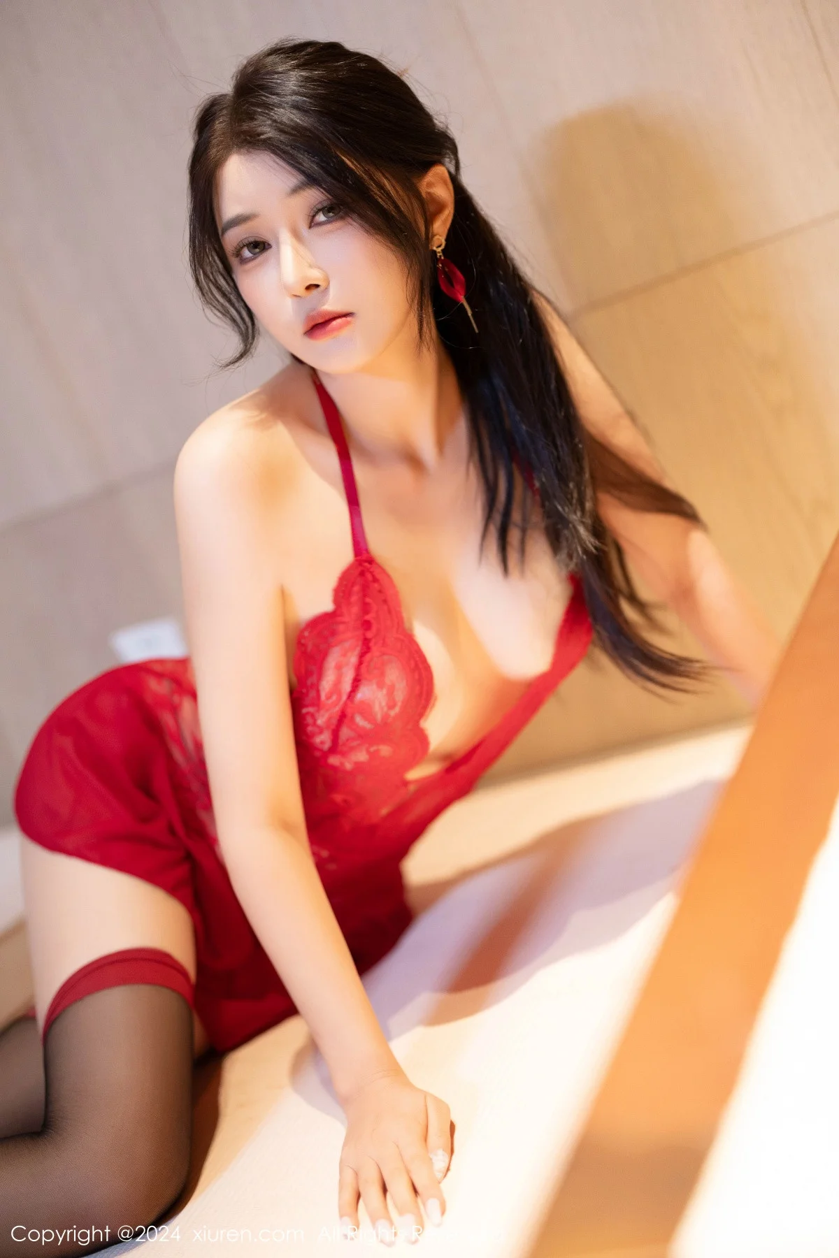 凯竹Quinn红色露肩礼裙+红色情趣蕾丝秀曼妙身姿绝美写真 第 62 张