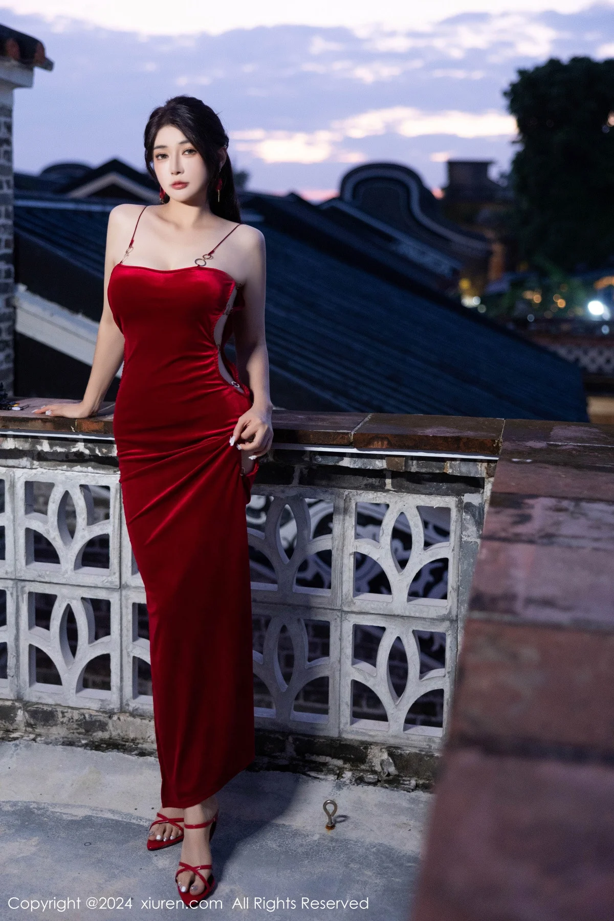 凯竹Quinn红色露肩礼裙+红色情趣蕾丝秀曼妙身姿绝美写真 第 8 张