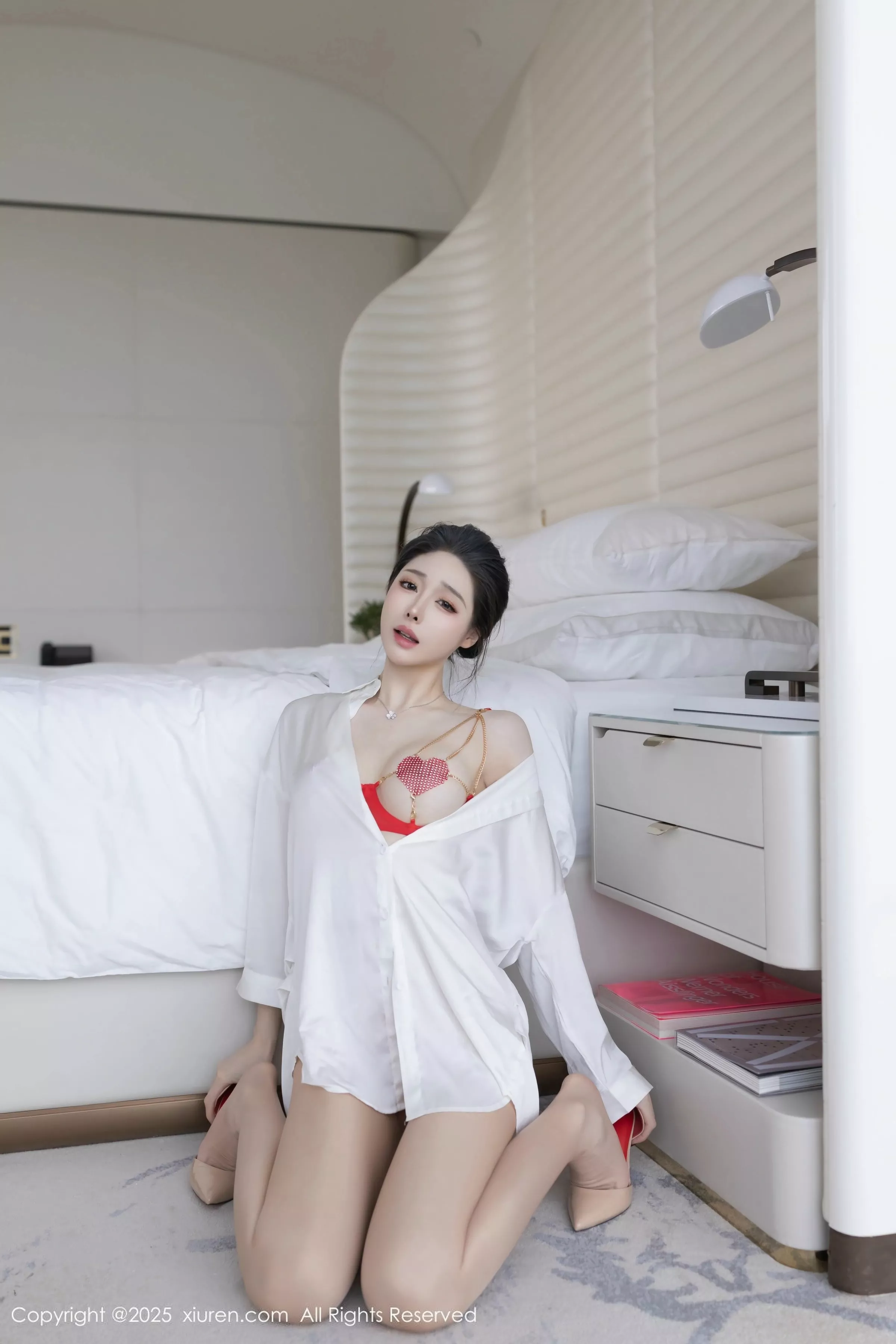 小逗逗性感红色情趣内衣配原色丝袜秀曼妙身姿完美绝美写真 第 42 张