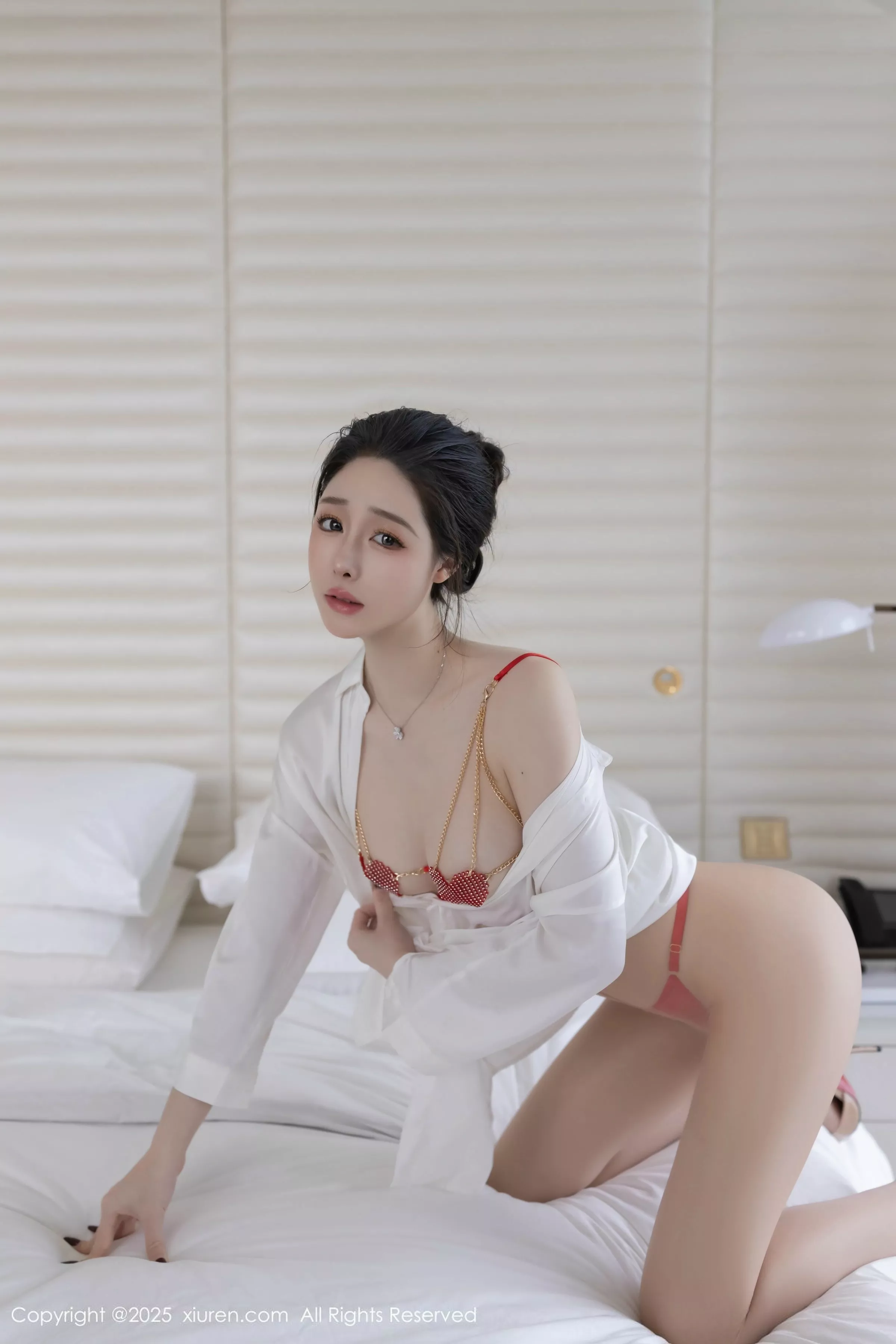 小逗逗性感红色情趣内衣配原色丝袜秀曼妙身姿完美绝美写真 第 68 张