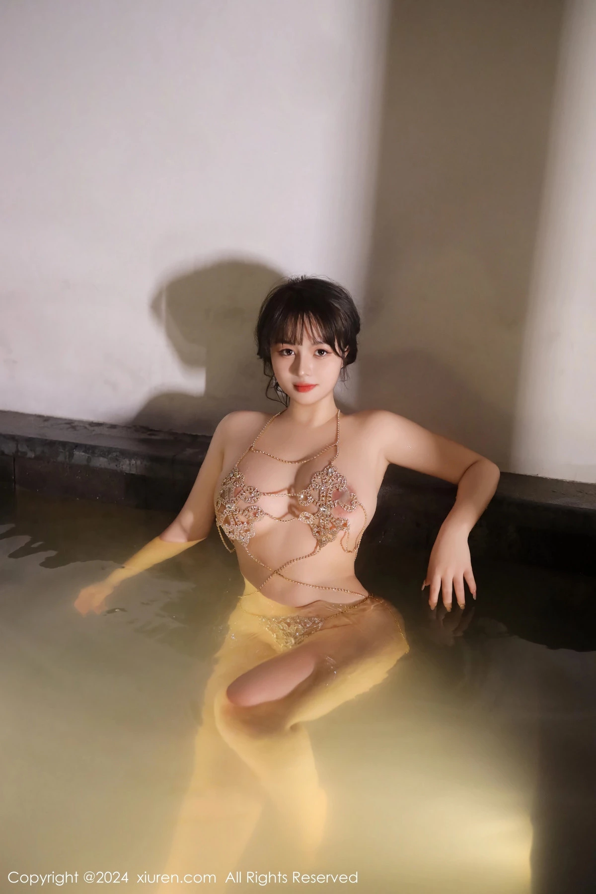 沈思怡室内温泉性感链式情趣服饰秀惹火身材极致绝美写真 第 12 张