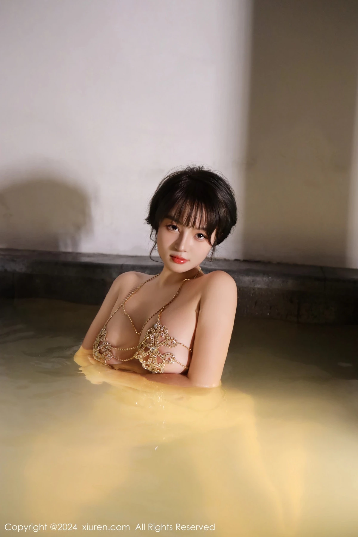 沈思怡室内温泉性感链式情趣服饰秀惹火身材极致绝美写真 第 13 张