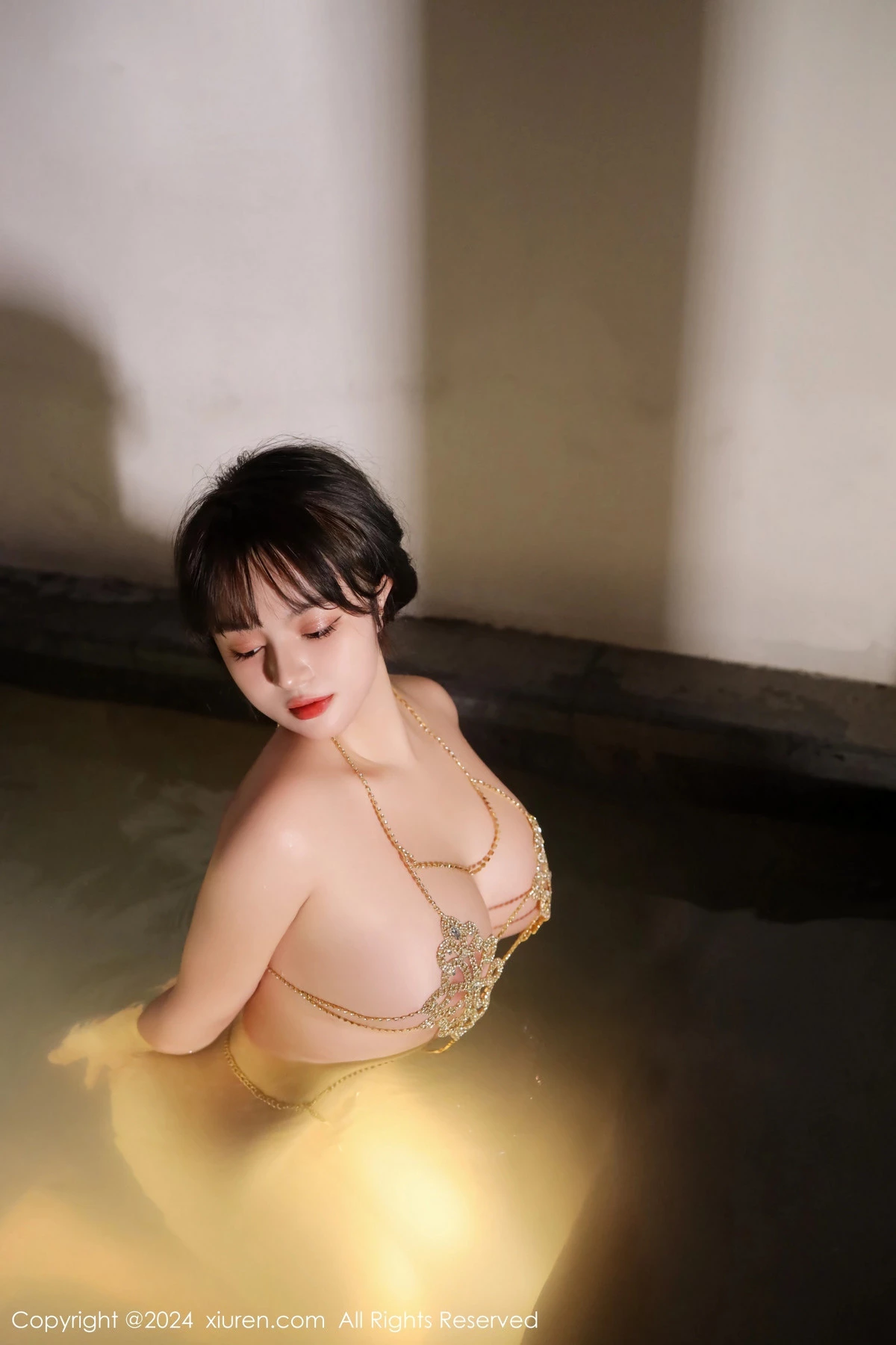 沈思怡室内温泉性感链式情趣服饰秀惹火身材极致绝美写真 第 38 张