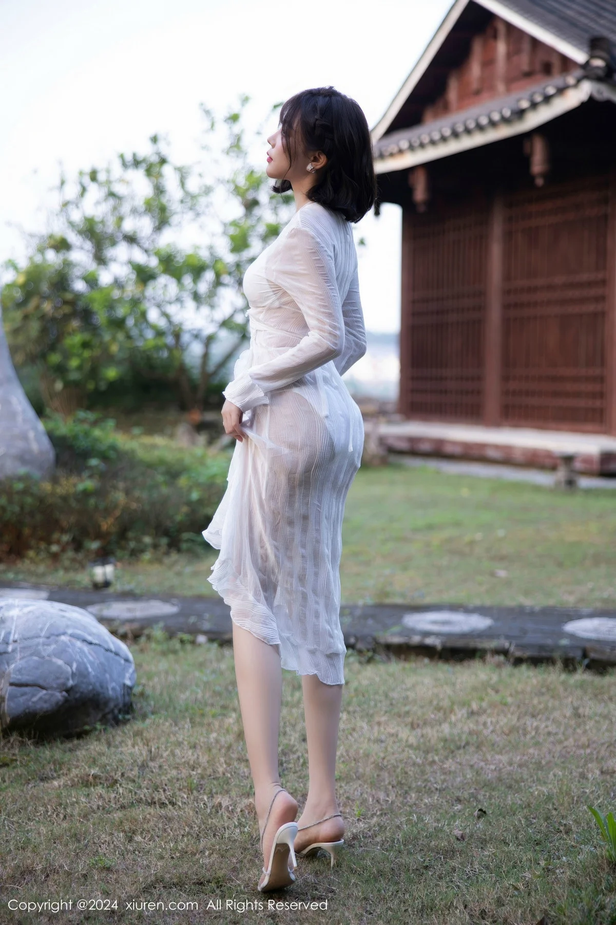 徐莉芝Booty性感白色蕾丝内衣配白丝袜秀曼妙身姿绝美写真 第 5 张