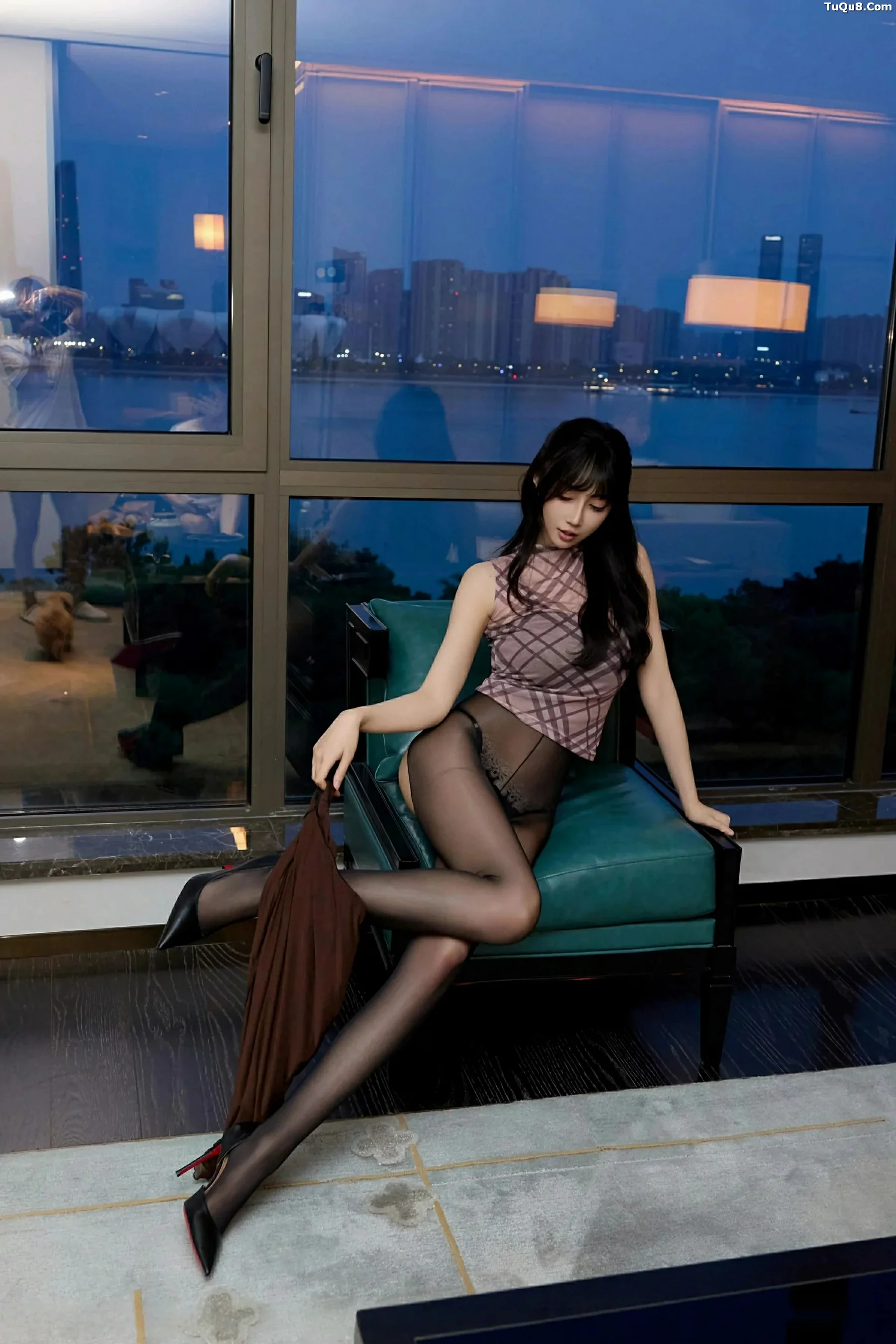 玥儿玥er性感黑色情趣内衣配开档黑丝秀曼妙身材绝美写真 第 54 张