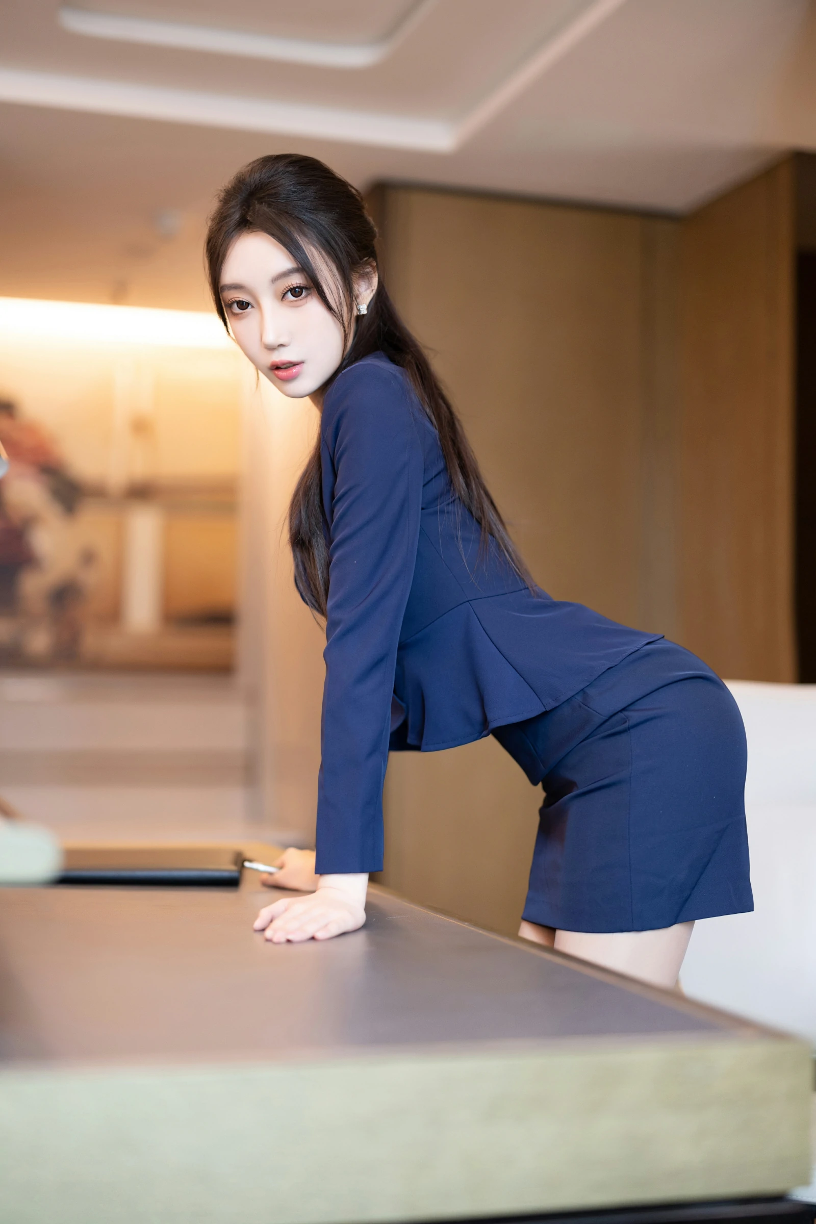 [秀人付费] 玥儿玥er 诱人私拍福利 OL装秘书 第 25 张