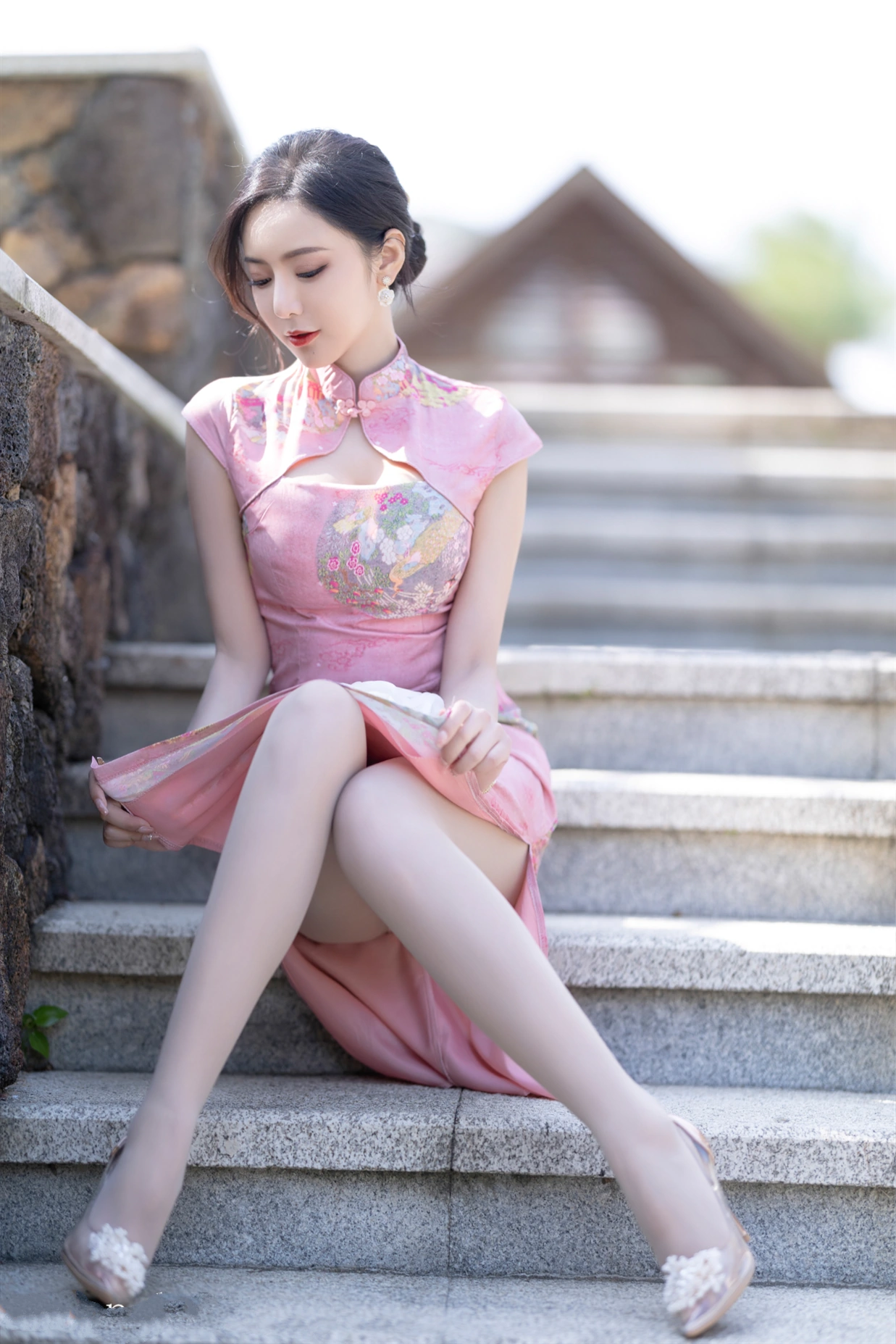 [秀人付费] 王馨瑶yanni 诱人私拍福利 粉色旗袍 第 10 张