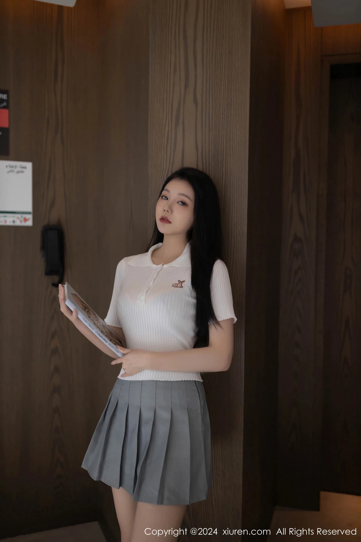 安然anran性感白色上衣配灰色短裙露蕾丝内衣撩人绝美写真 第 21 张