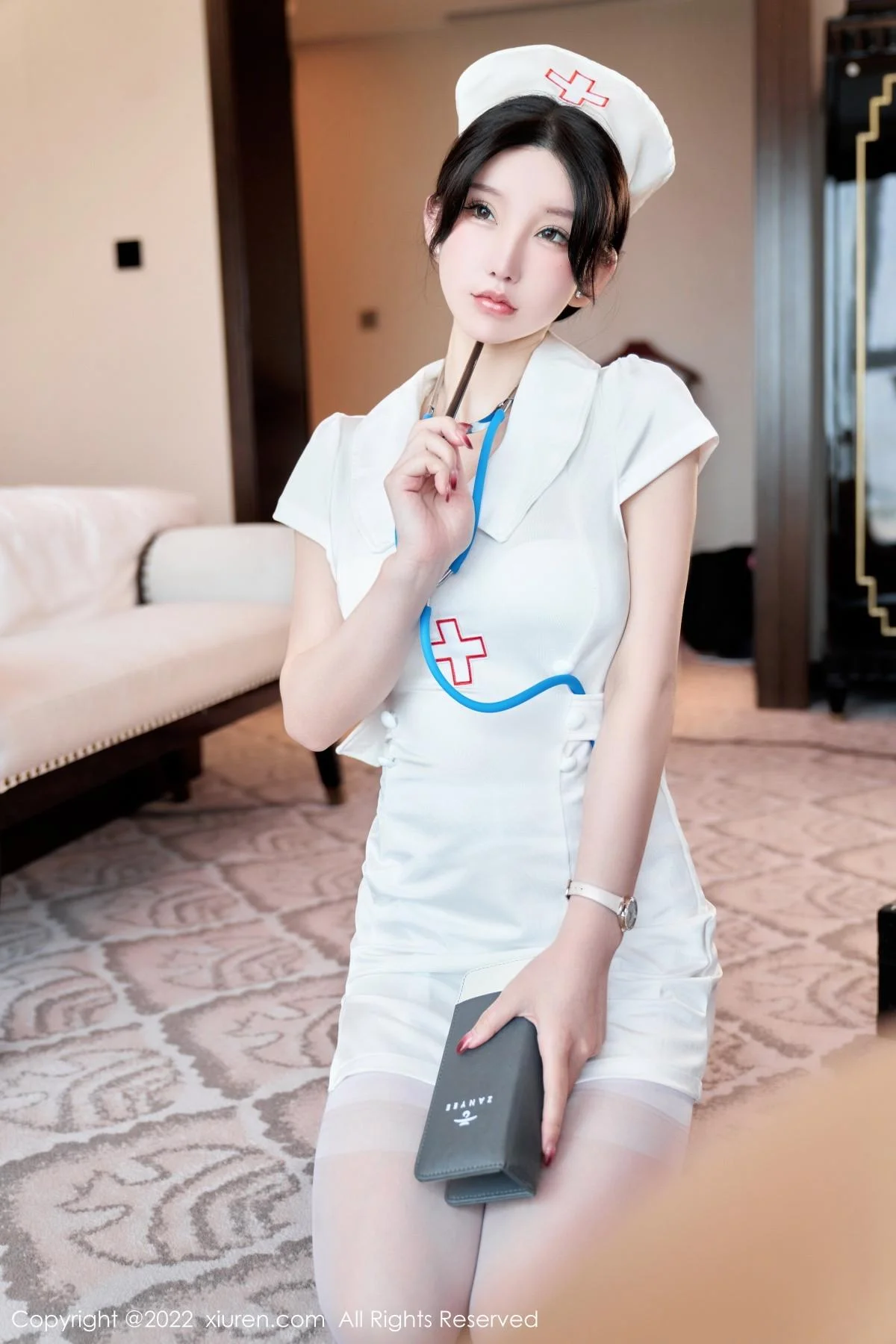 周于希Sally脱白色护士制服露性感内衣配白丝吊袜绝美写真 第 24 张