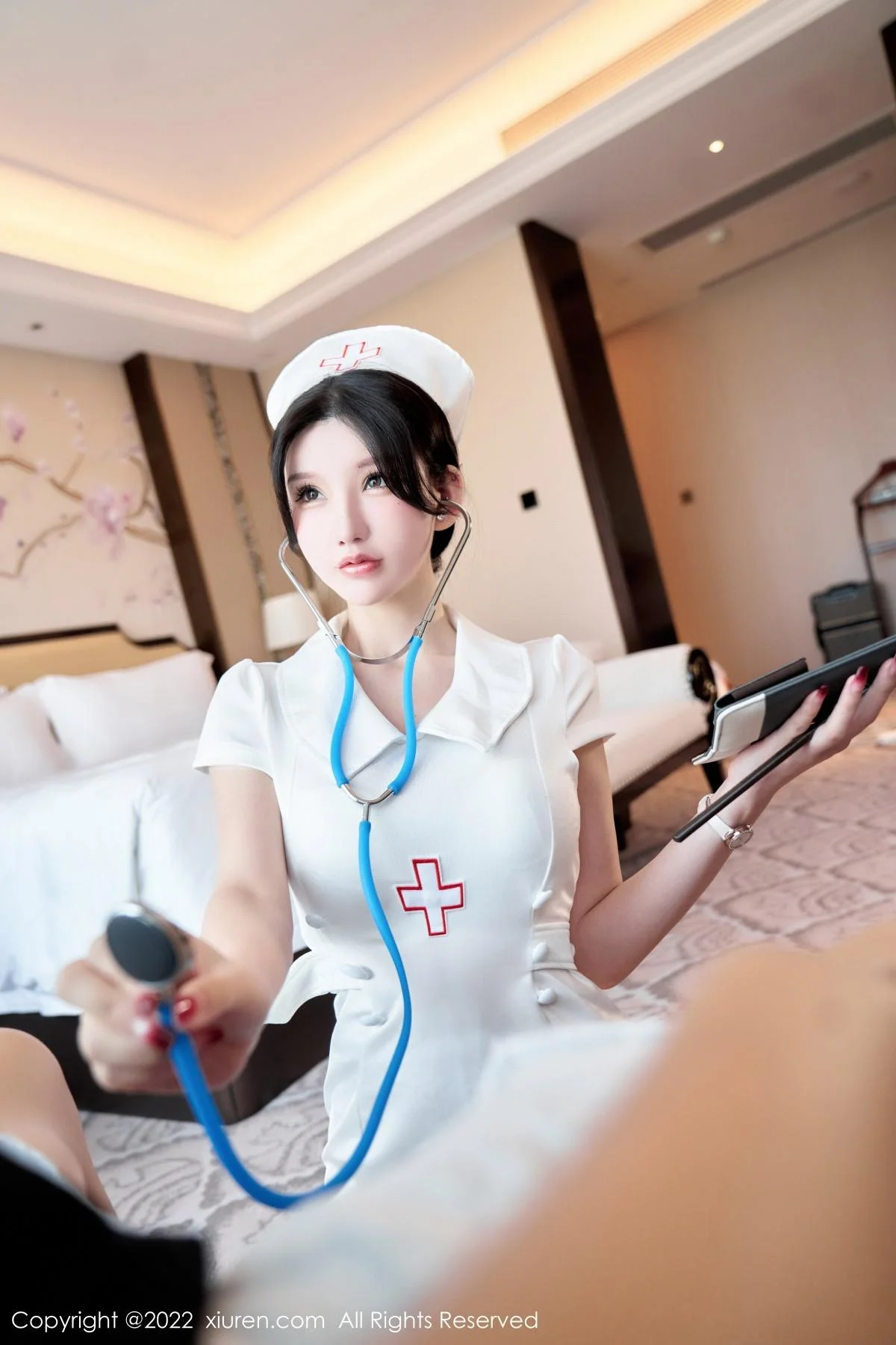 周于希Sally脱白色护士制服露性感内衣配白丝吊袜绝美写真 第 26 张