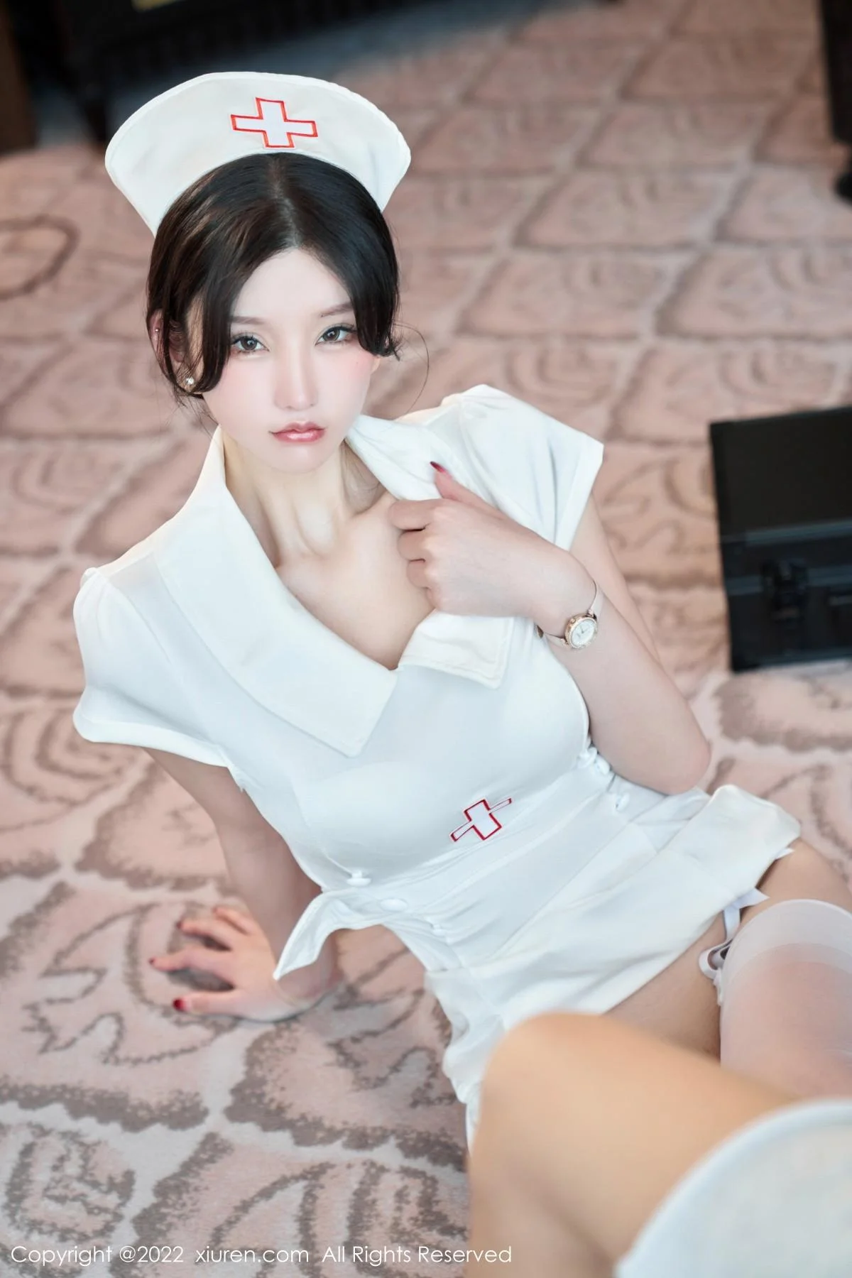 周于希Sally脱白色护士制服露性感内衣配白丝吊袜绝美写真 第 64 张