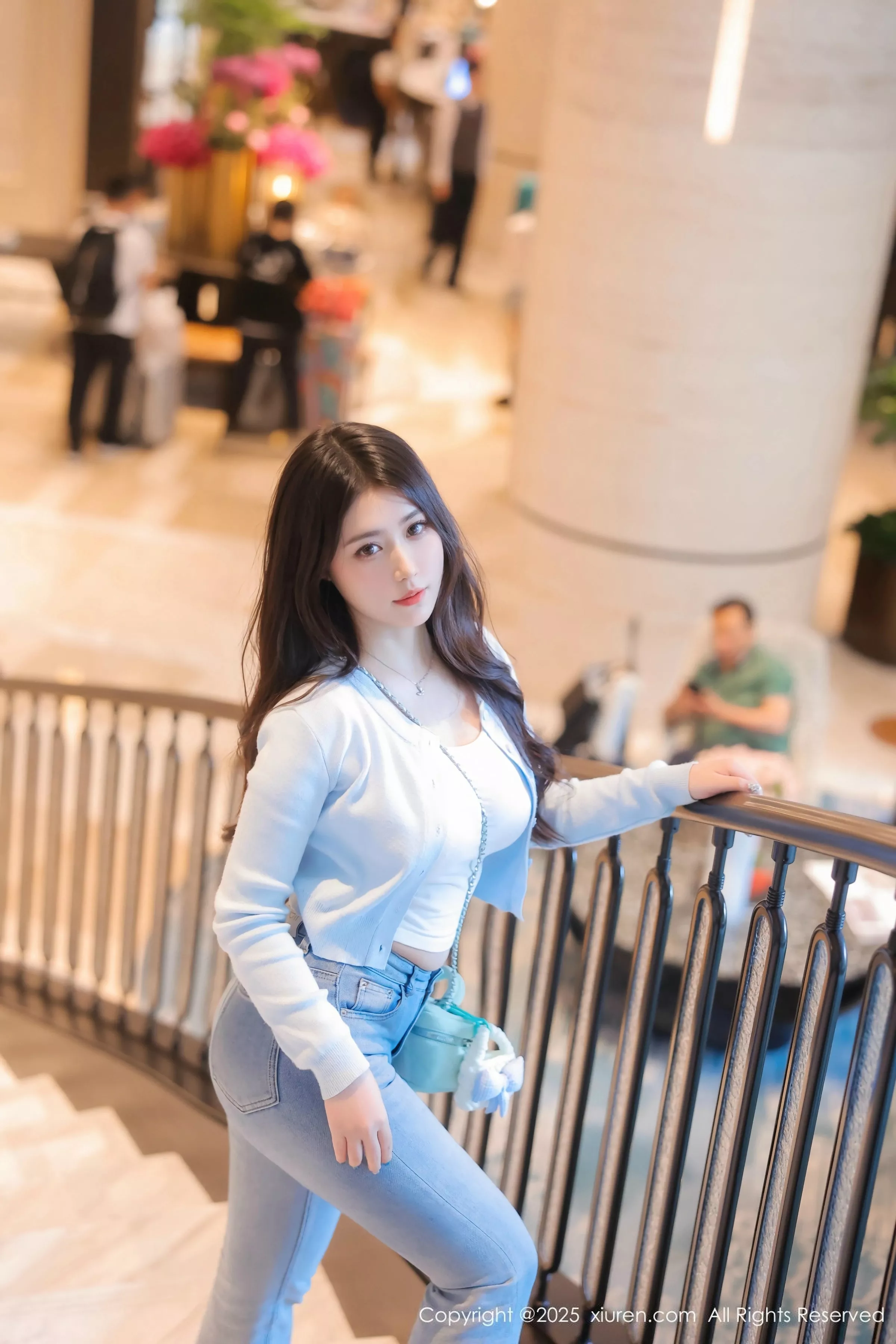 蛋蛋宝性感粉色内衣配牛仔裤露超薄黑丝秀丰腴身材绝美写真 第 7 张