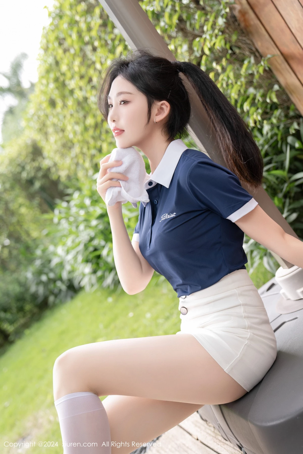 利世高尔夫场景性感白色内衣配超薄肉丝秀曼妙身姿绝美写真 第 34 张