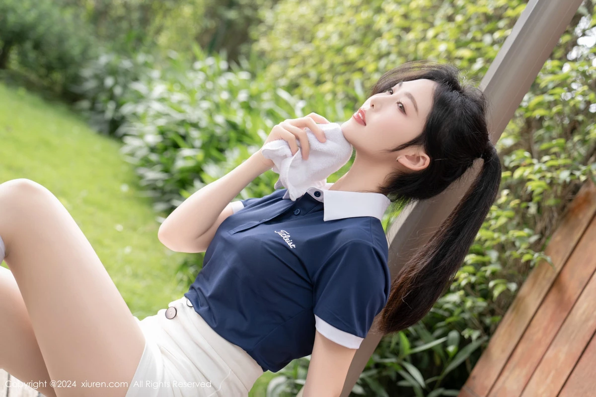 利世高尔夫场景性感白色内衣配超薄肉丝秀曼妙身姿绝美写真 第 36 张