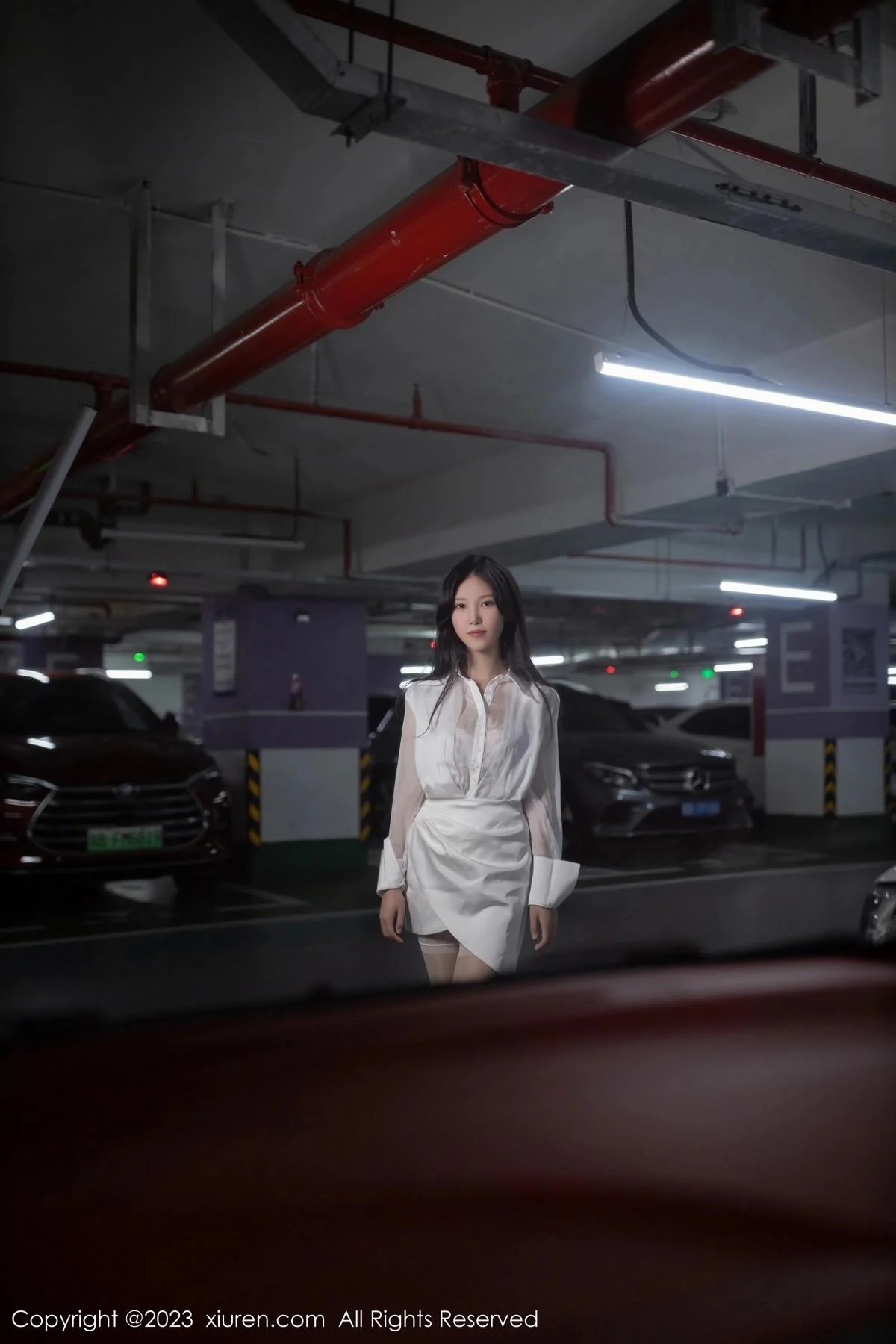 利世性感白色薄纱连衣短裙露蕾丝内衣秀曼妙身姿绝美写真 第 1 张