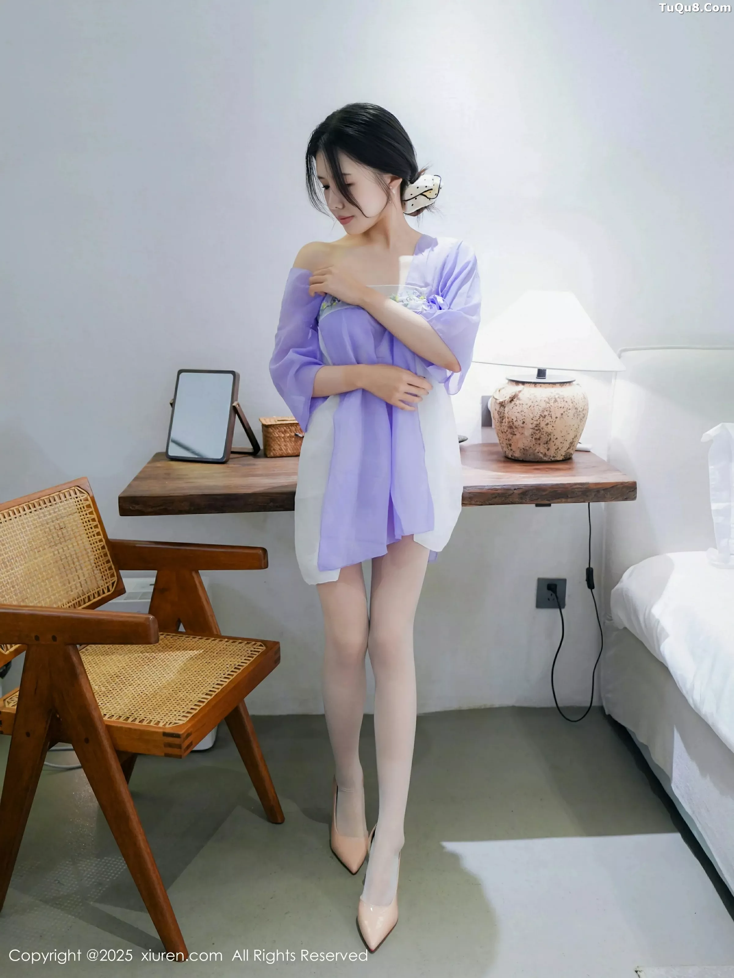 袁圆紫色薄纱汉服露白色内衣配白丝袜秀曼妙身姿绝美写真 第 12 张