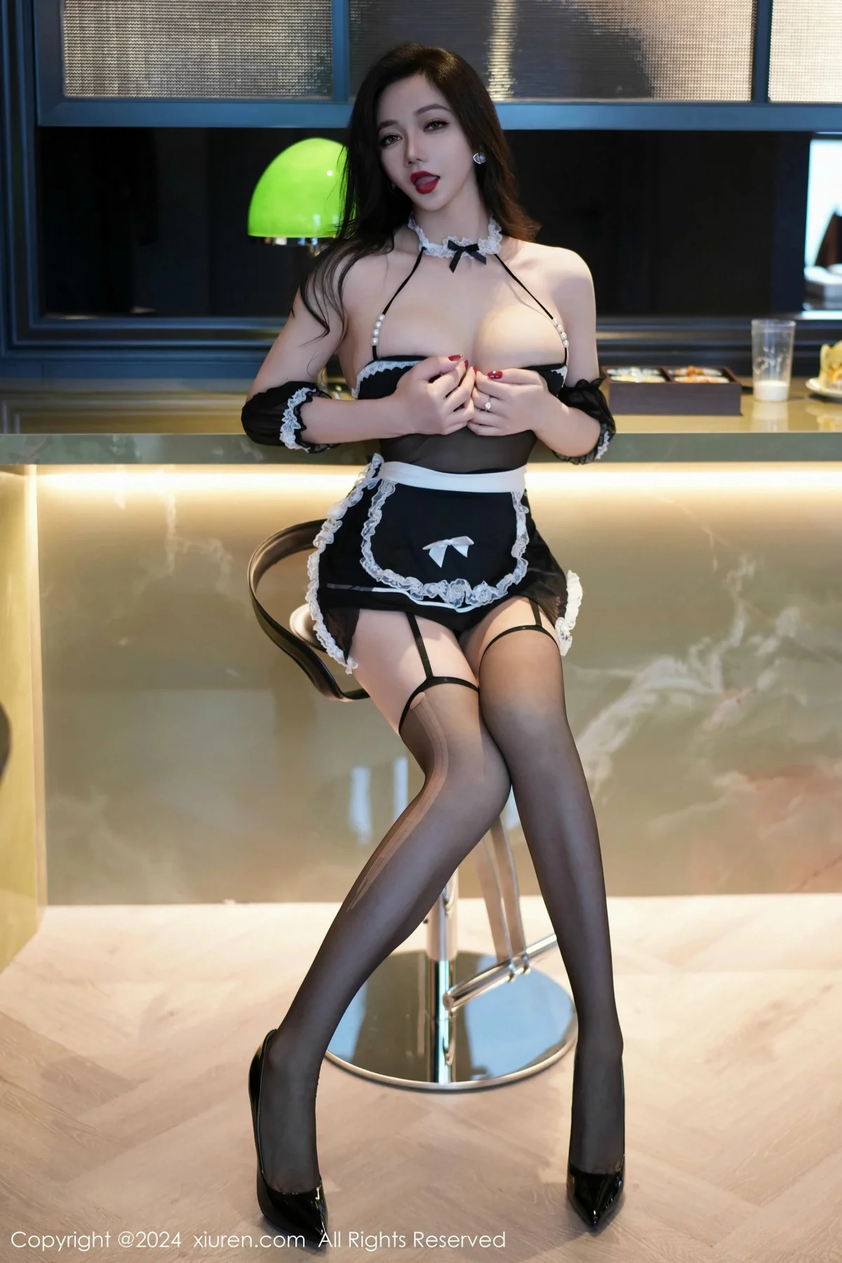 心妍小公主性感黑色蕾丝情趣服饰配黑丝吊袜秀娇躯绝美写真 第 7 张