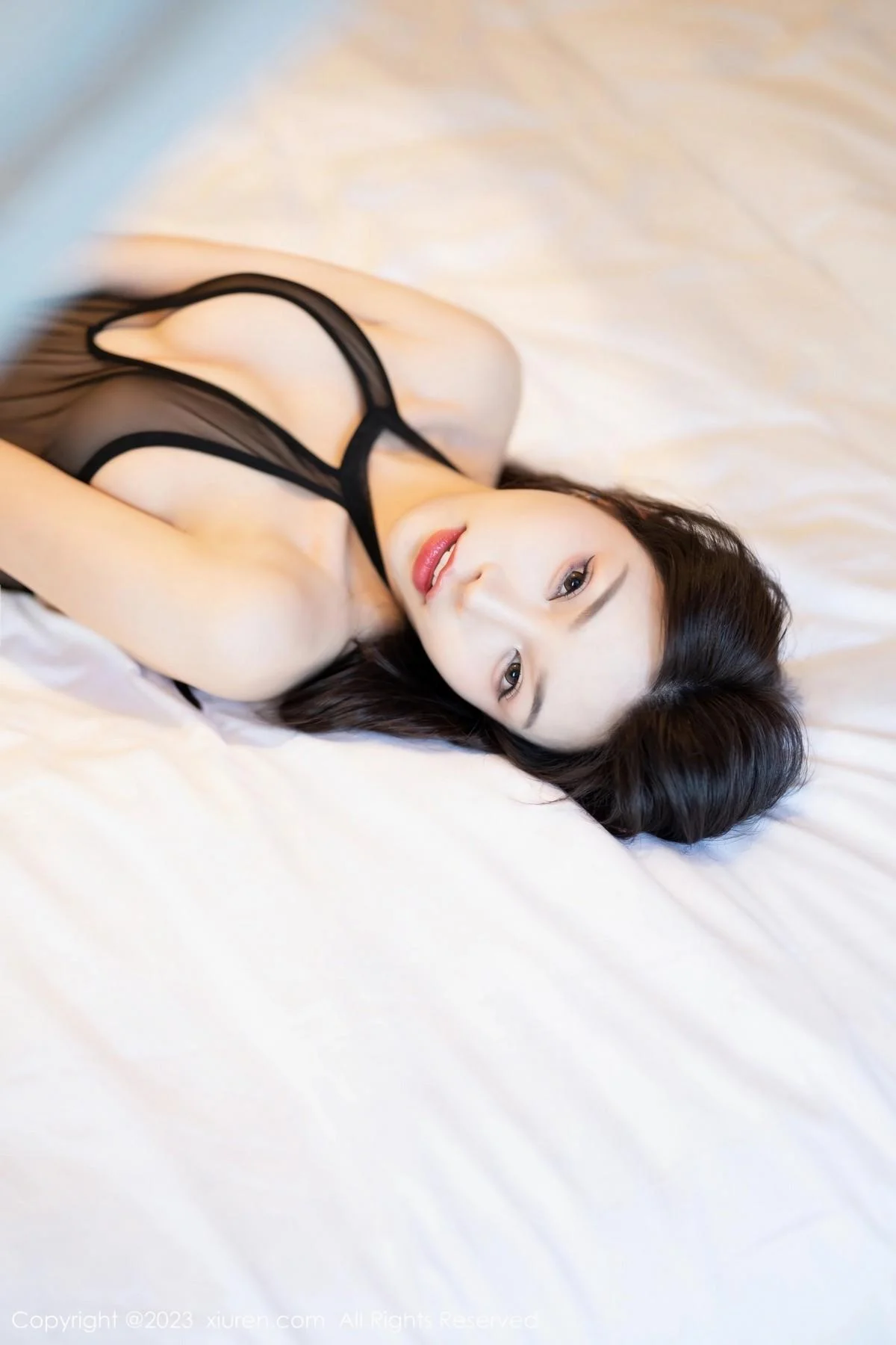 徐莉芝白色连身裙+黑色轻透薄纱连体衣秀曼妙身姿绝美写真 第 79 张