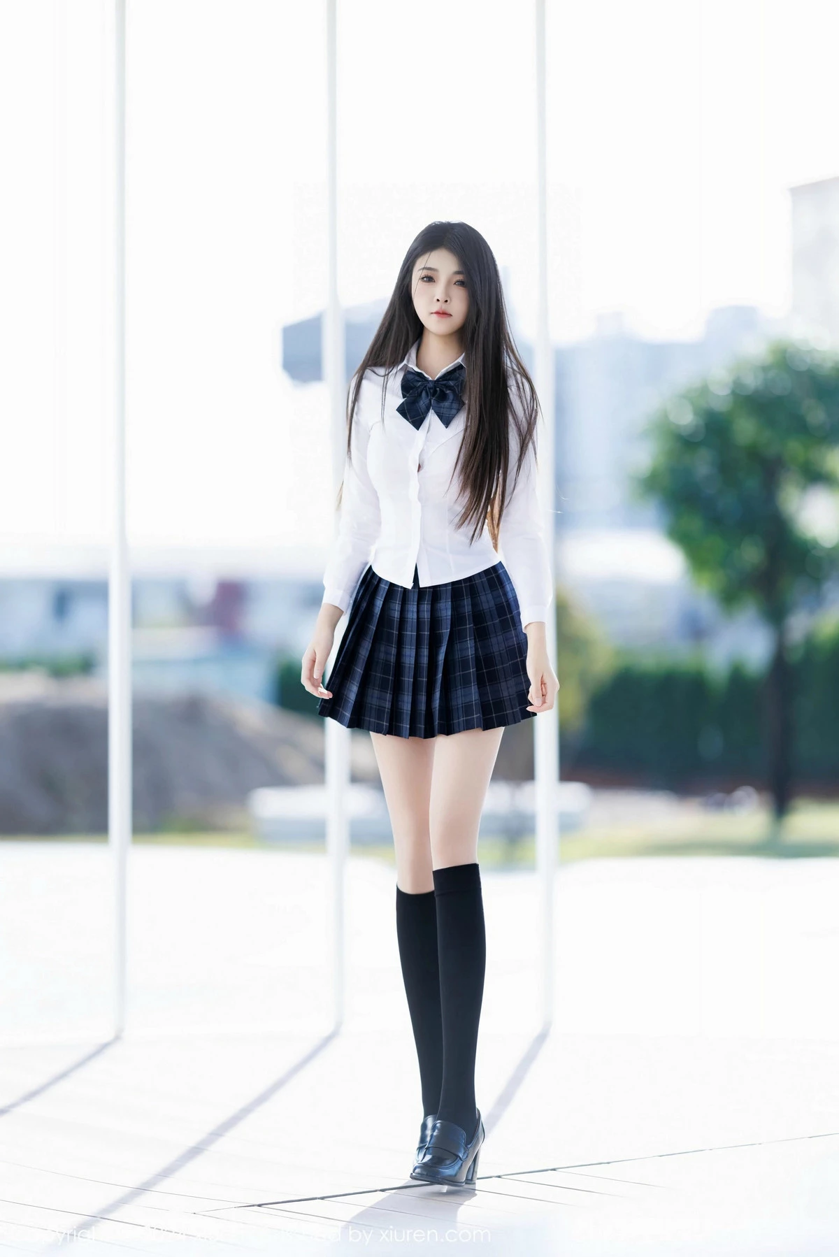 初梦瑶性感白T露粉红色内衣配超薄肉丝秀完美身材绝美写真 第 15 张