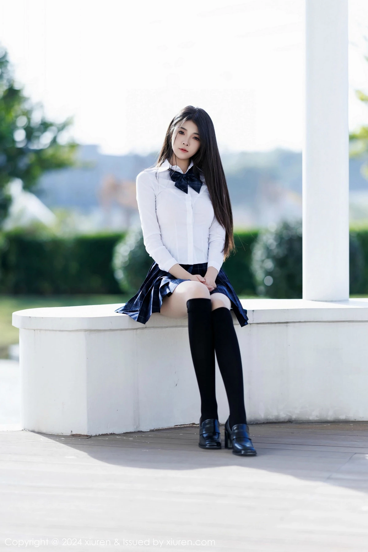 初梦瑶性感白T露粉红色内衣配超薄肉丝秀完美身材绝美写真 第 23 张