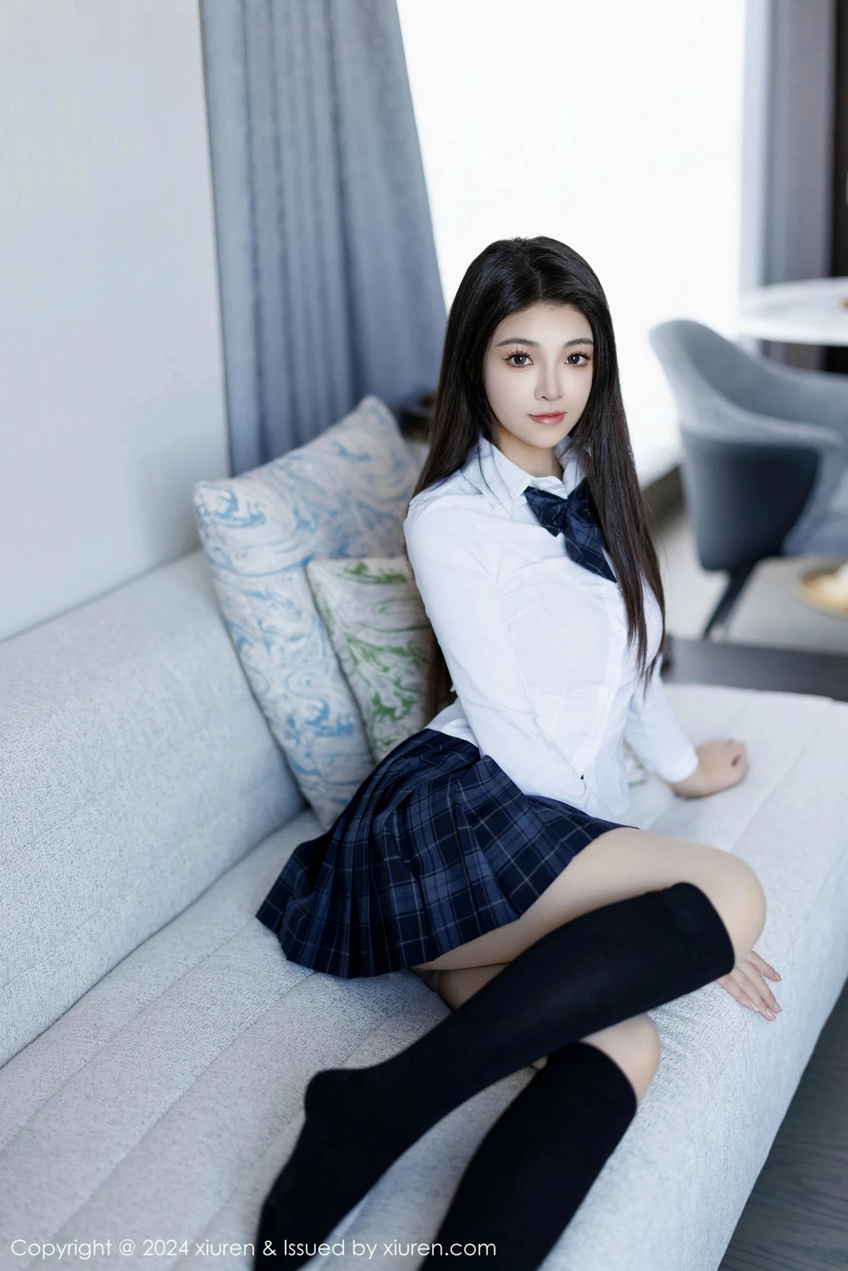 初梦瑶性感白T露粉红色内衣配超薄肉丝秀完美身材绝美写真 第 48 张