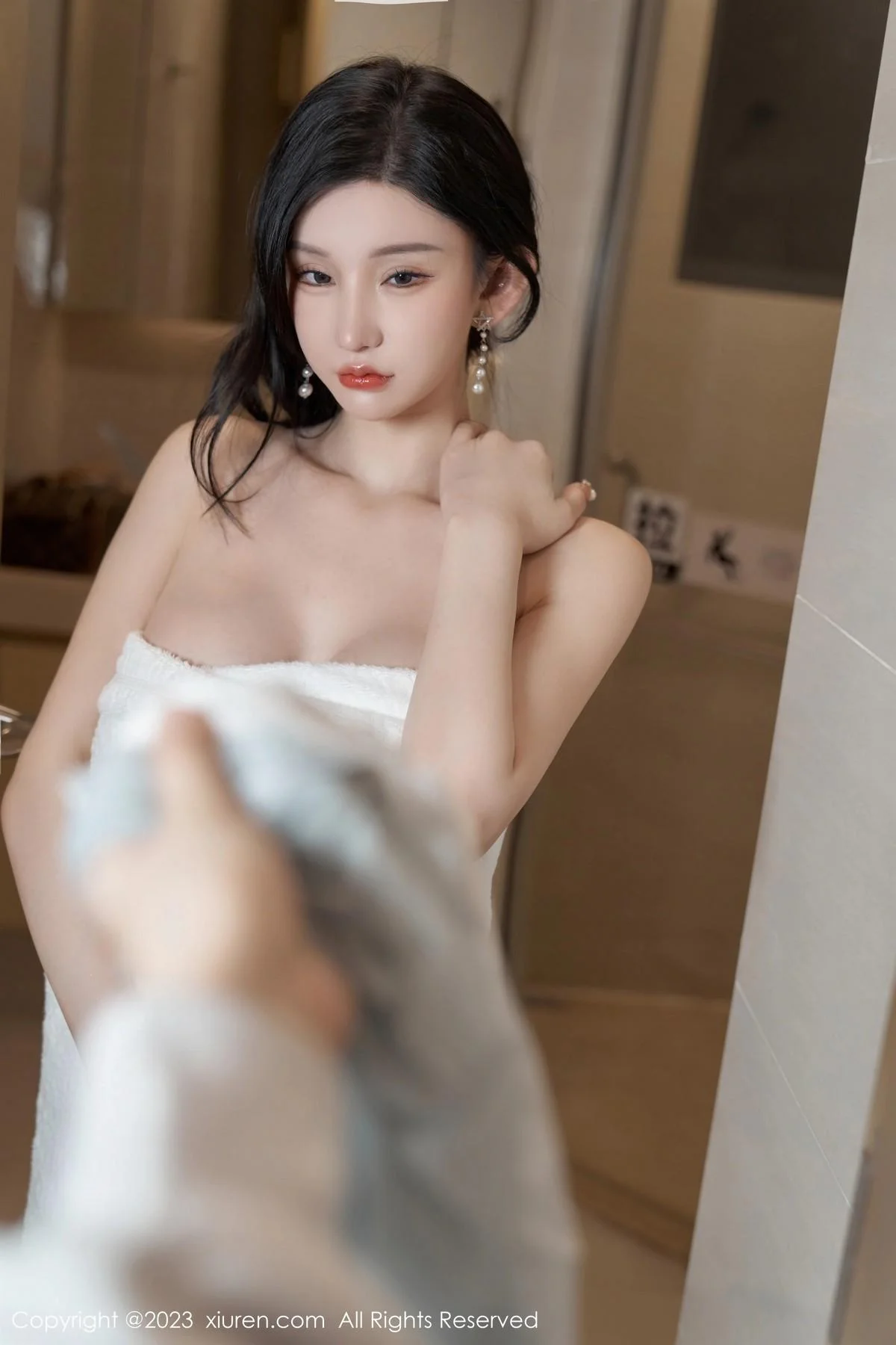 周于希Sally私房性感蕾丝薄纱睡裙秀完美身材惹火绝美写真 第 57 张