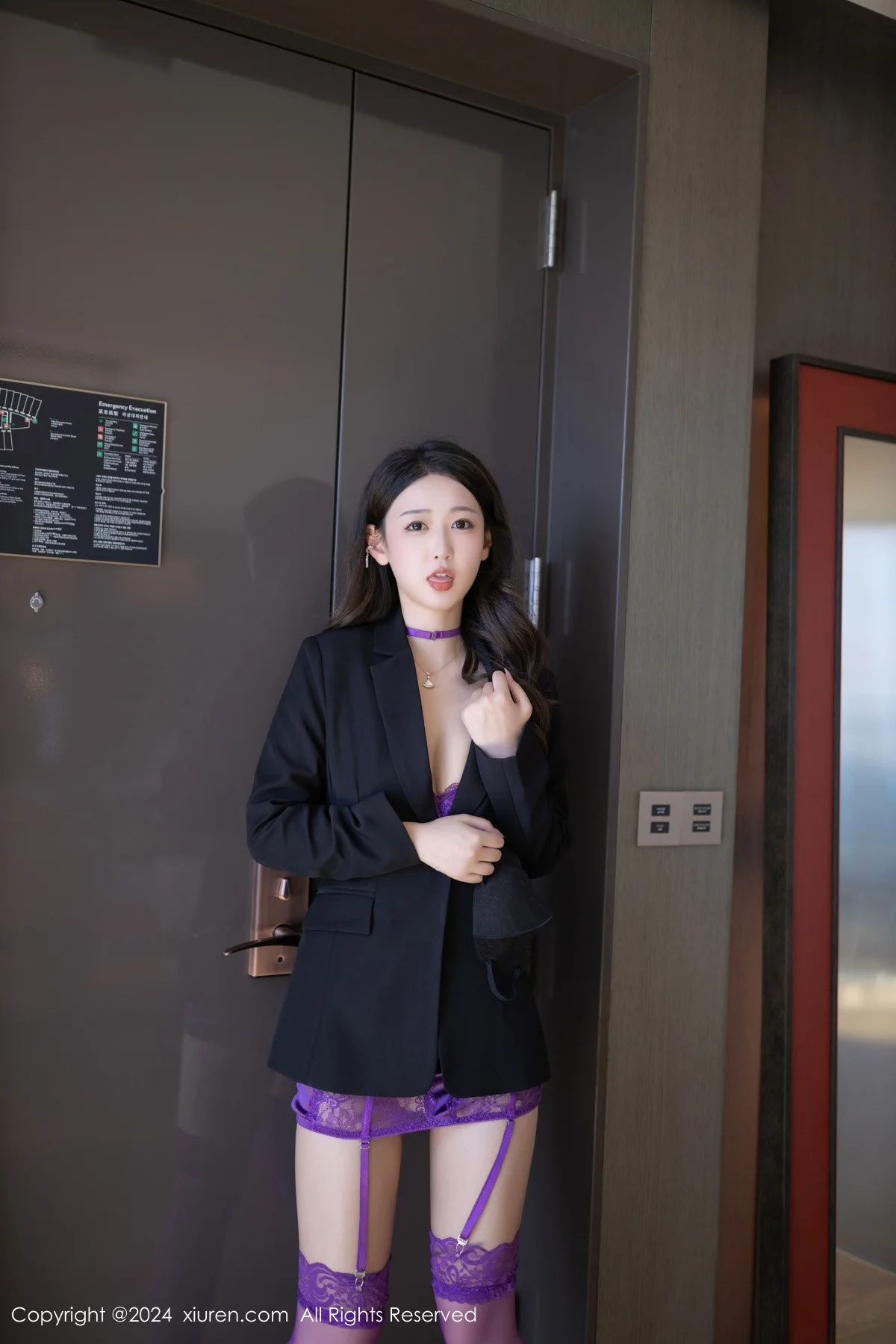 唐安琪性感紫色情趣内衣配紫丝吊袜秀曼妙身姿完美绝美写真 第 15 张