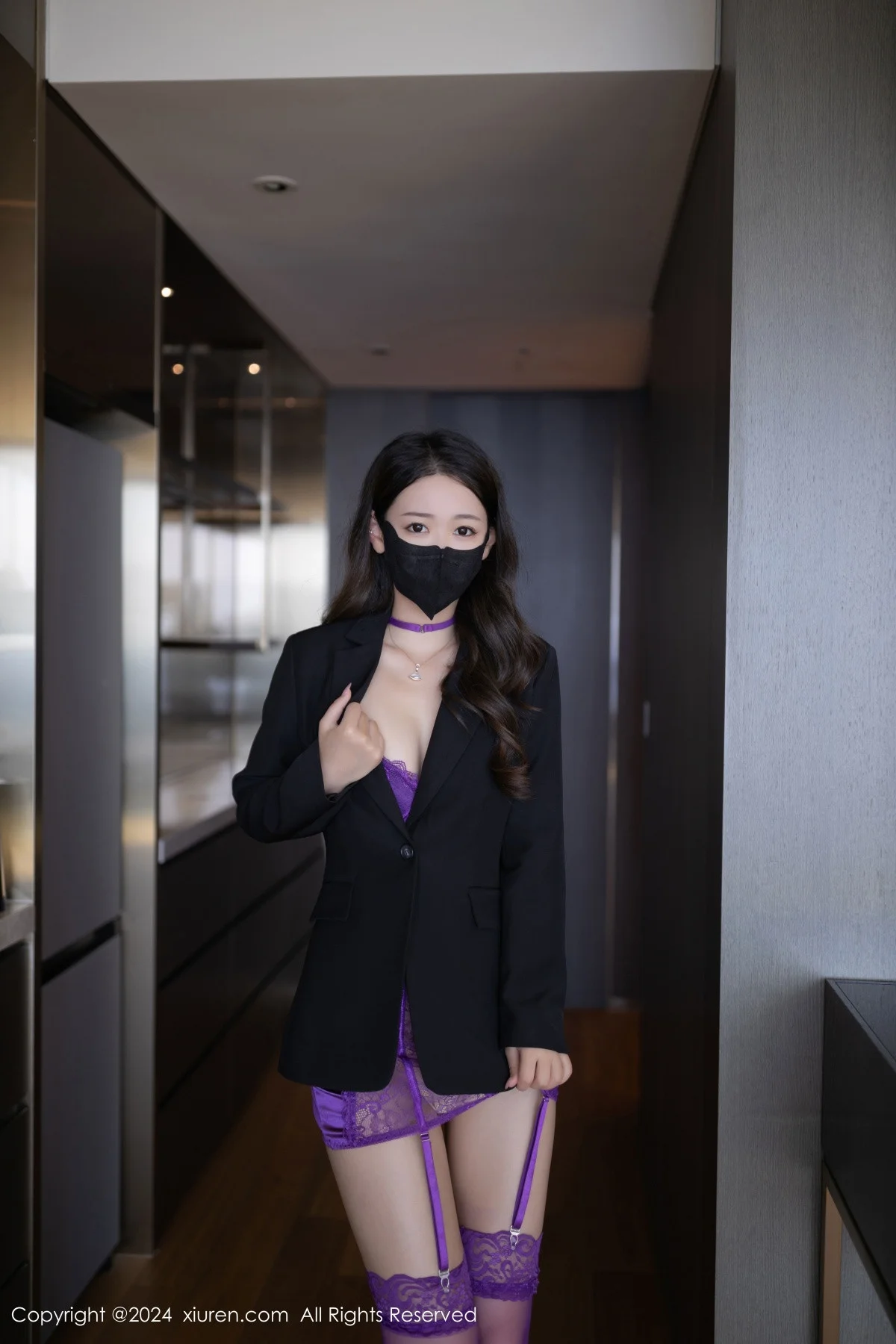 唐安琪性感紫色情趣内衣配紫丝吊袜秀曼妙身姿完美绝美写真 第 4 张