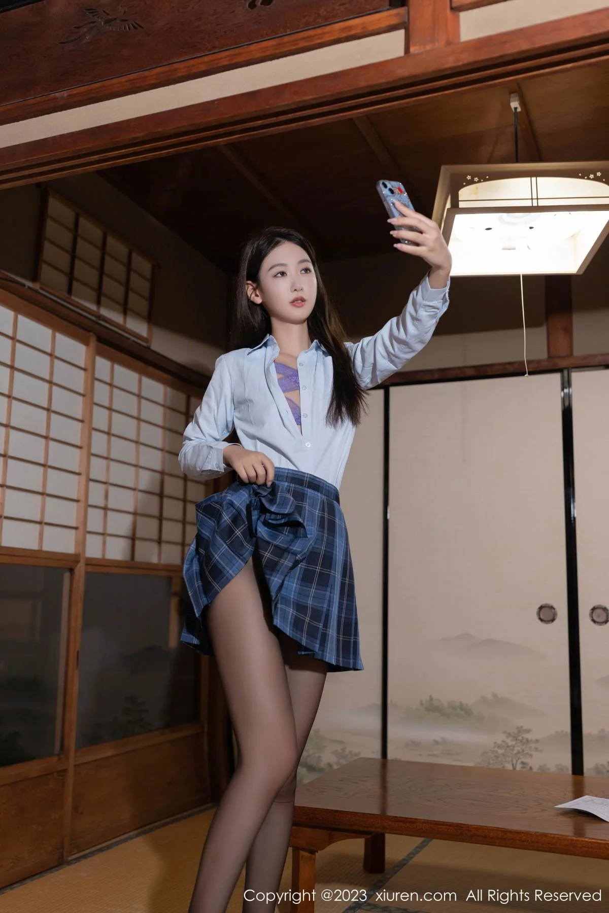 唐安琪性感白T配格子裙露紫色蕾丝内衣秀完美身材绝美写真 第 23 张