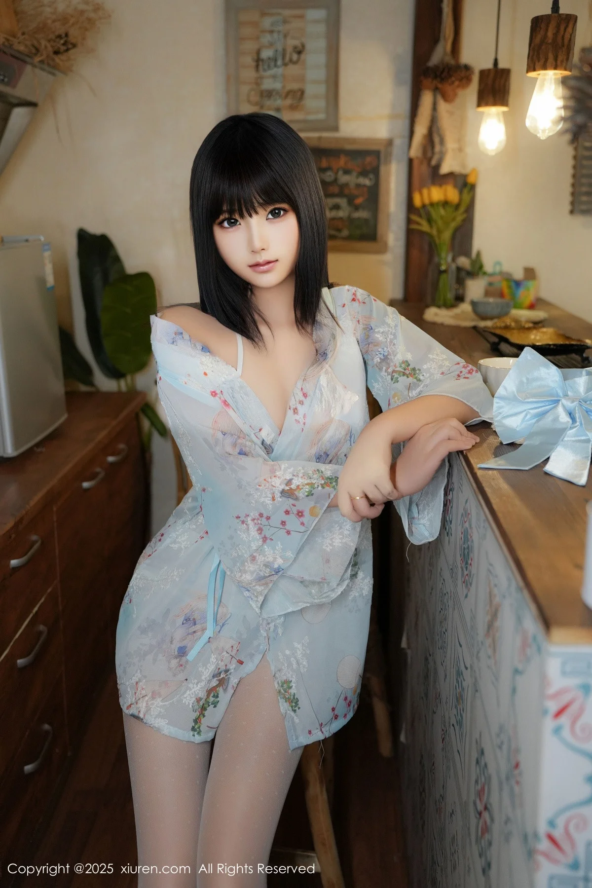 姚若兮vay性感浅绿碎花情趣裙配白丝裤袜秀曼妙身姿绝美写真 第 2 张