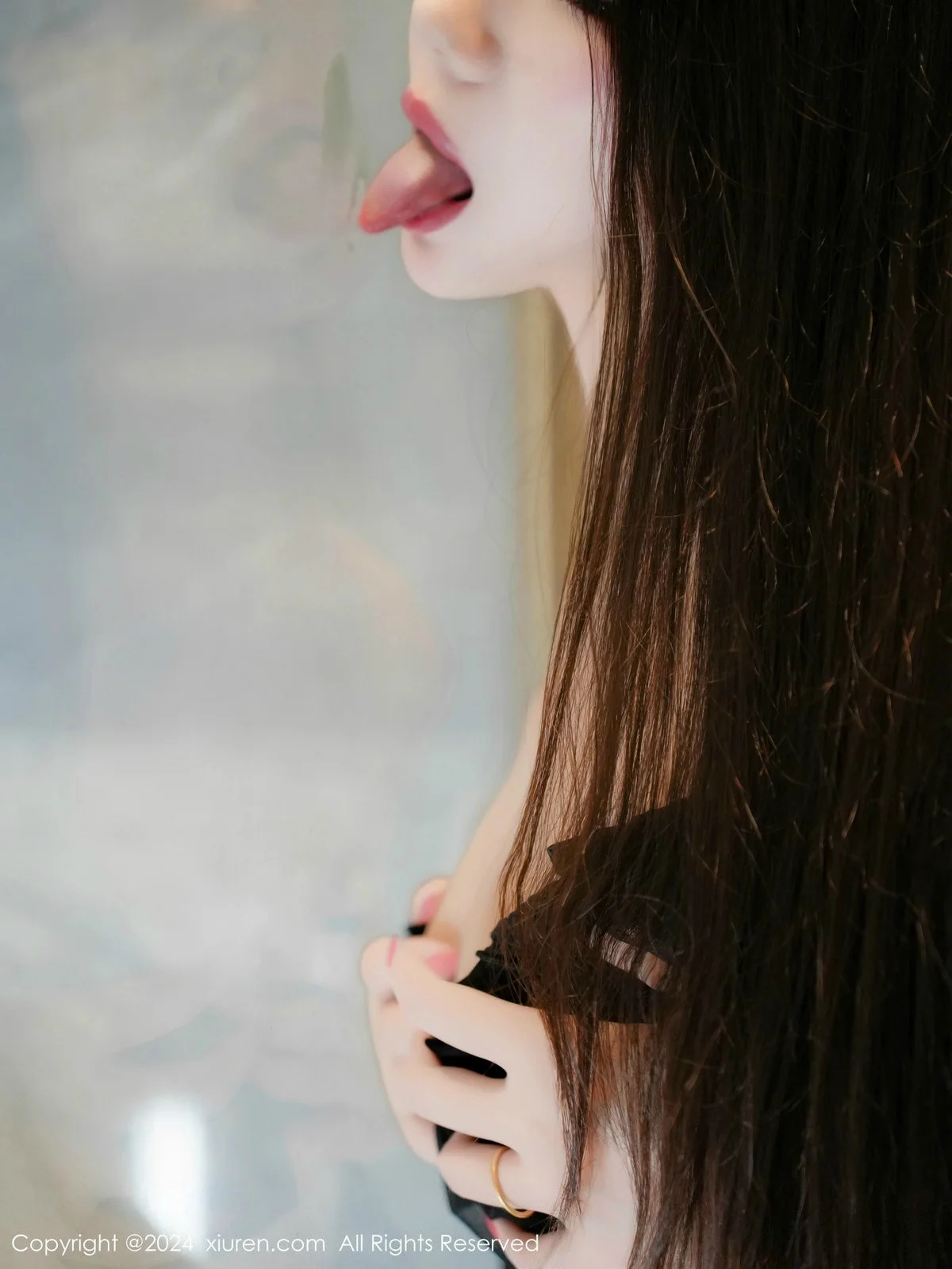 Lucky-性感银灰色连衣短裙配超薄黑丝秀翘臀美腿绝美写真 第 97 张