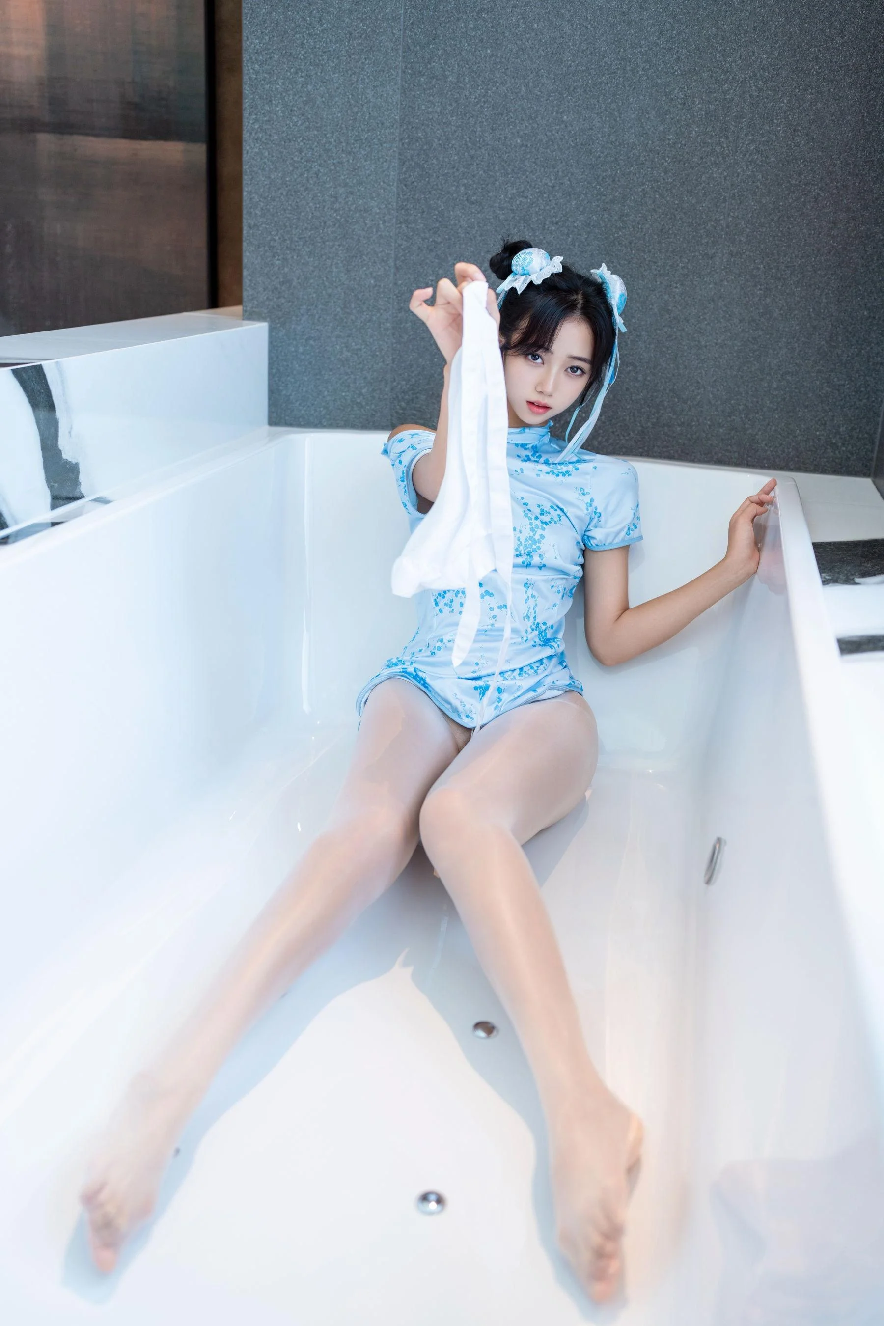[秀人付费] 时安安 诱人私拍福利 春丽 第 63 张