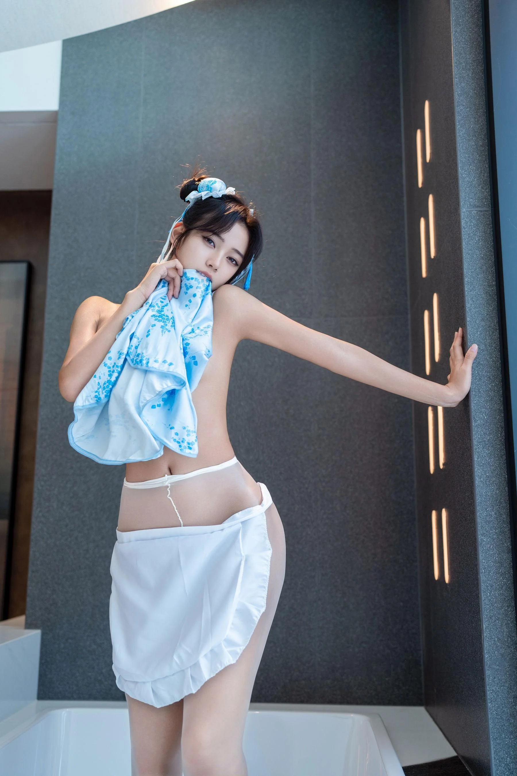 [秀人付费] 时安安 诱人私拍福利 春丽 第 97 张