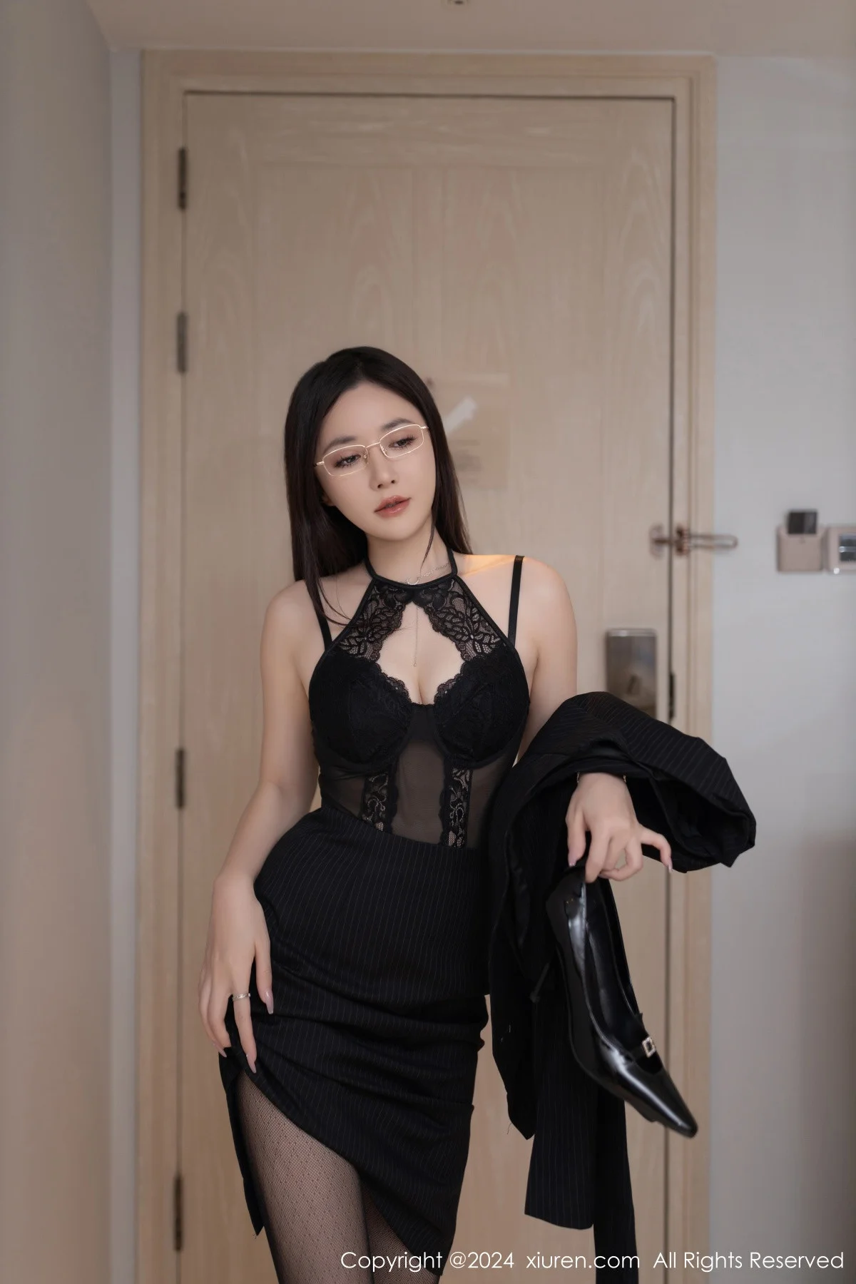 鱼子酱Fish性感黑色蕾丝情趣内衣配超薄黑丝极致魅惑写真 第 14 张