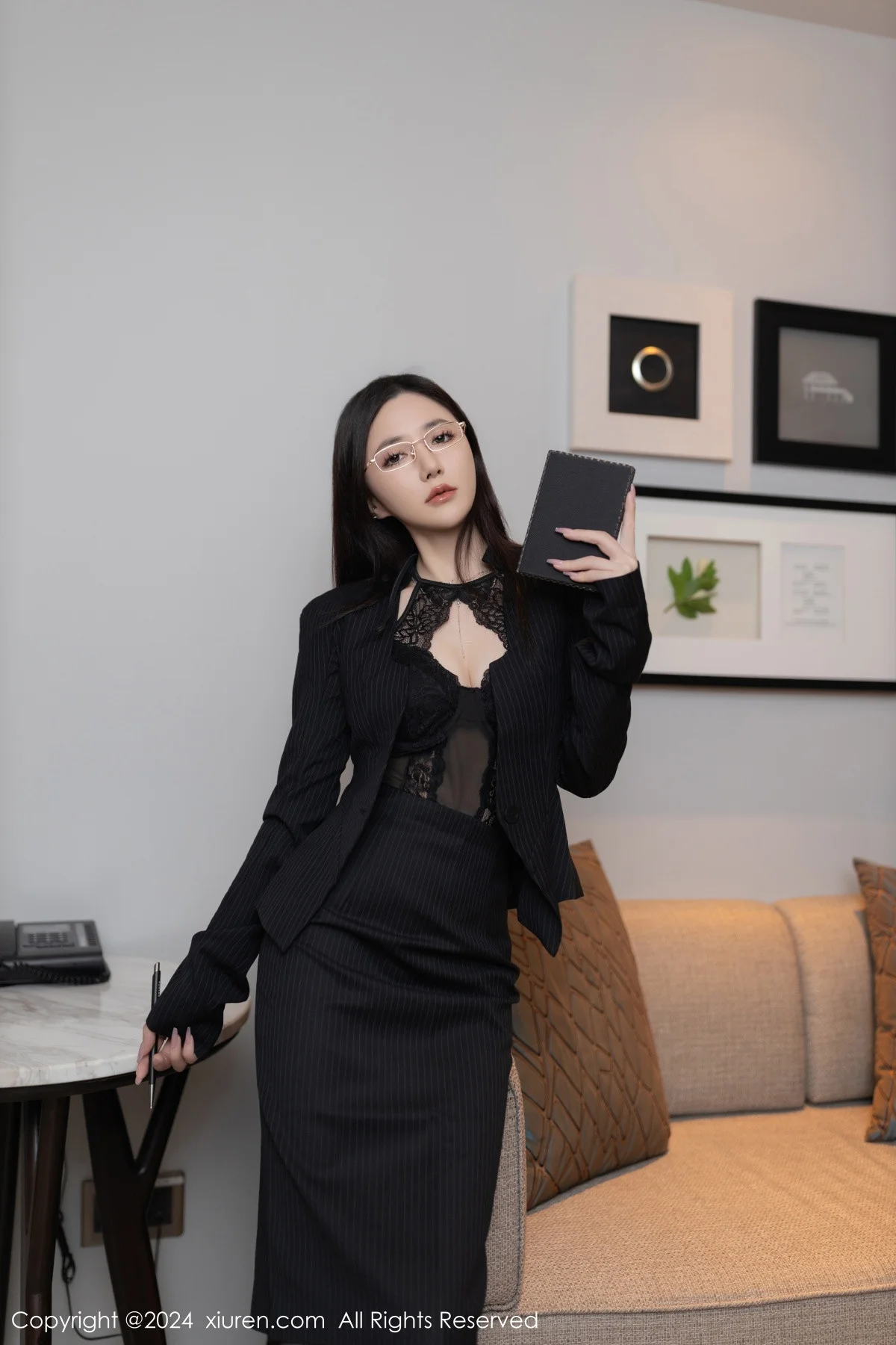 鱼子酱Fish性感黑色蕾丝情趣内衣配超薄黑丝极致魅惑写真 第 2 张