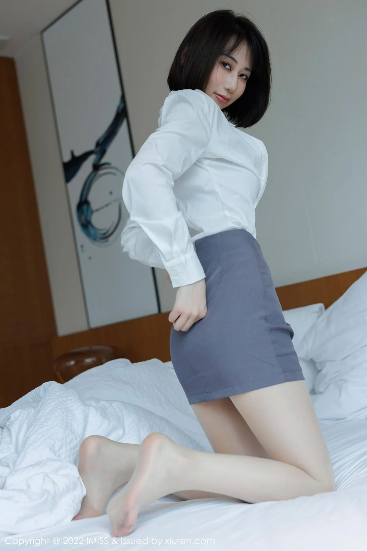 瑞妤性感白T配灰色短裙露紫色内衣超薄肉丝迷人写真 第 80 张