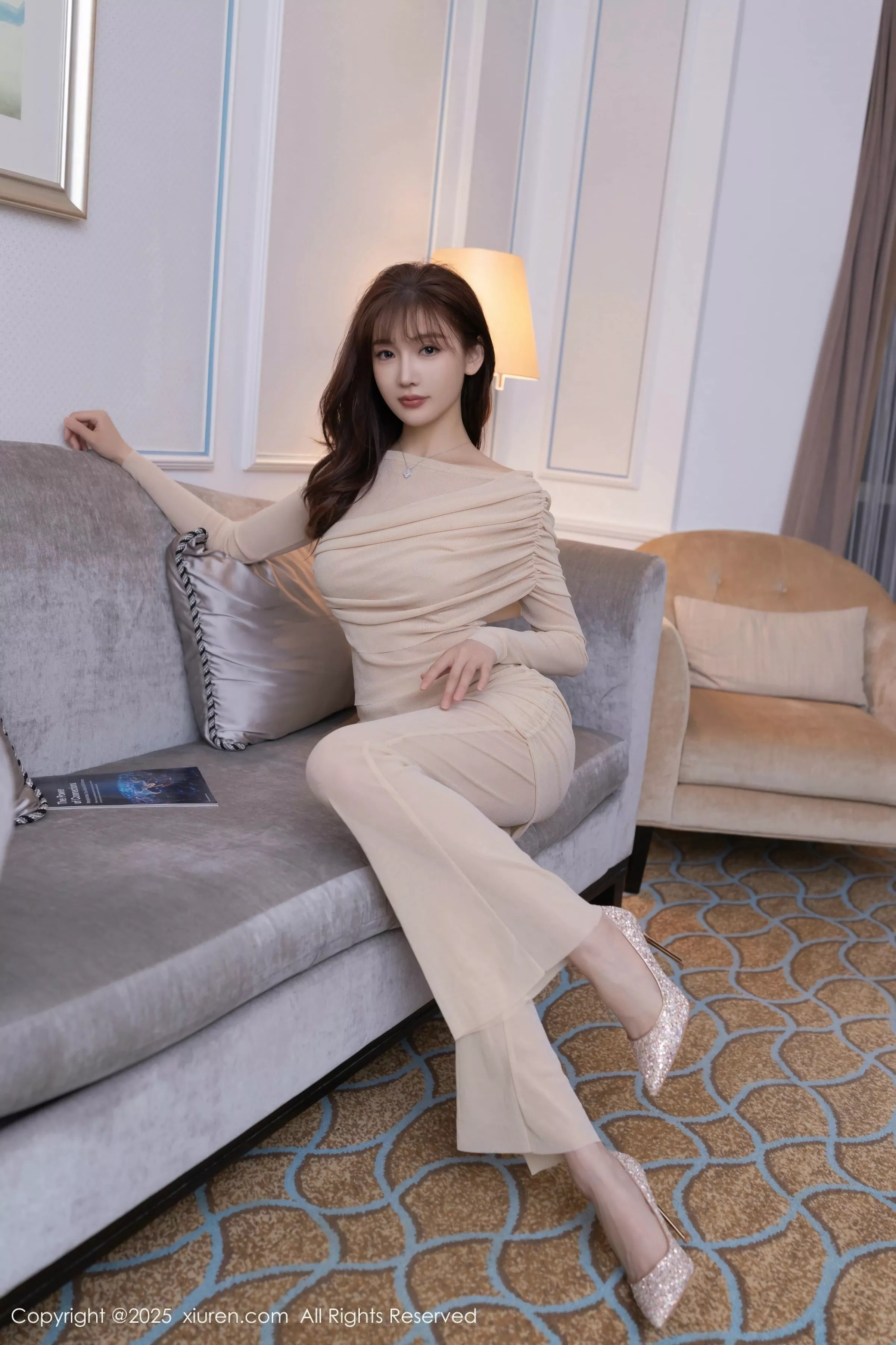 陆萱萱性感白色情趣内衣配白色丝袜秀柔美身材撩人绝美写真 第 5 张