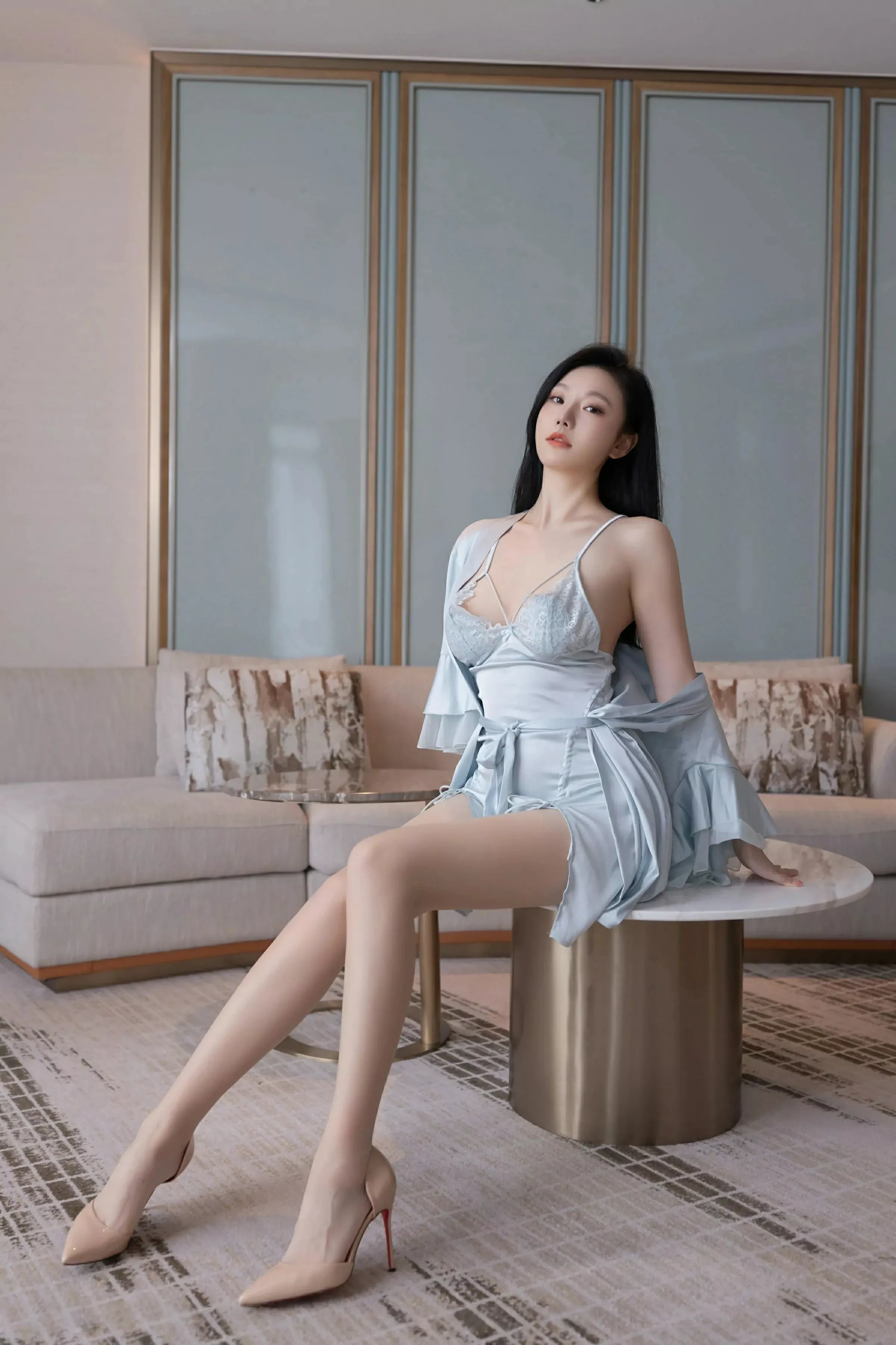 安然anran性感蓝色吊带睡裙配肉色丝袜秀曼妙身姿绝美写真 第 27 张