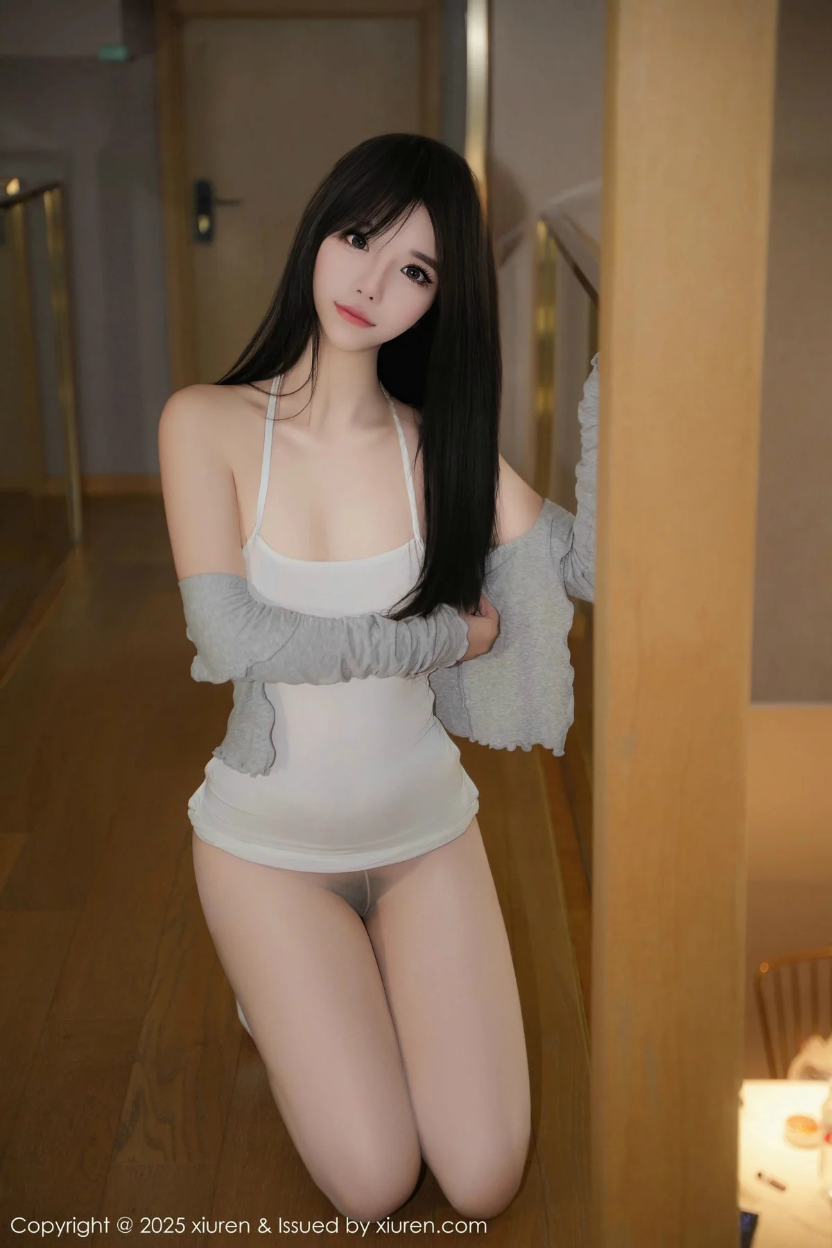 沐言yanyan性感白色吊带短裙配超薄肉丝秀柔美身姿绝美写真 第 14 张