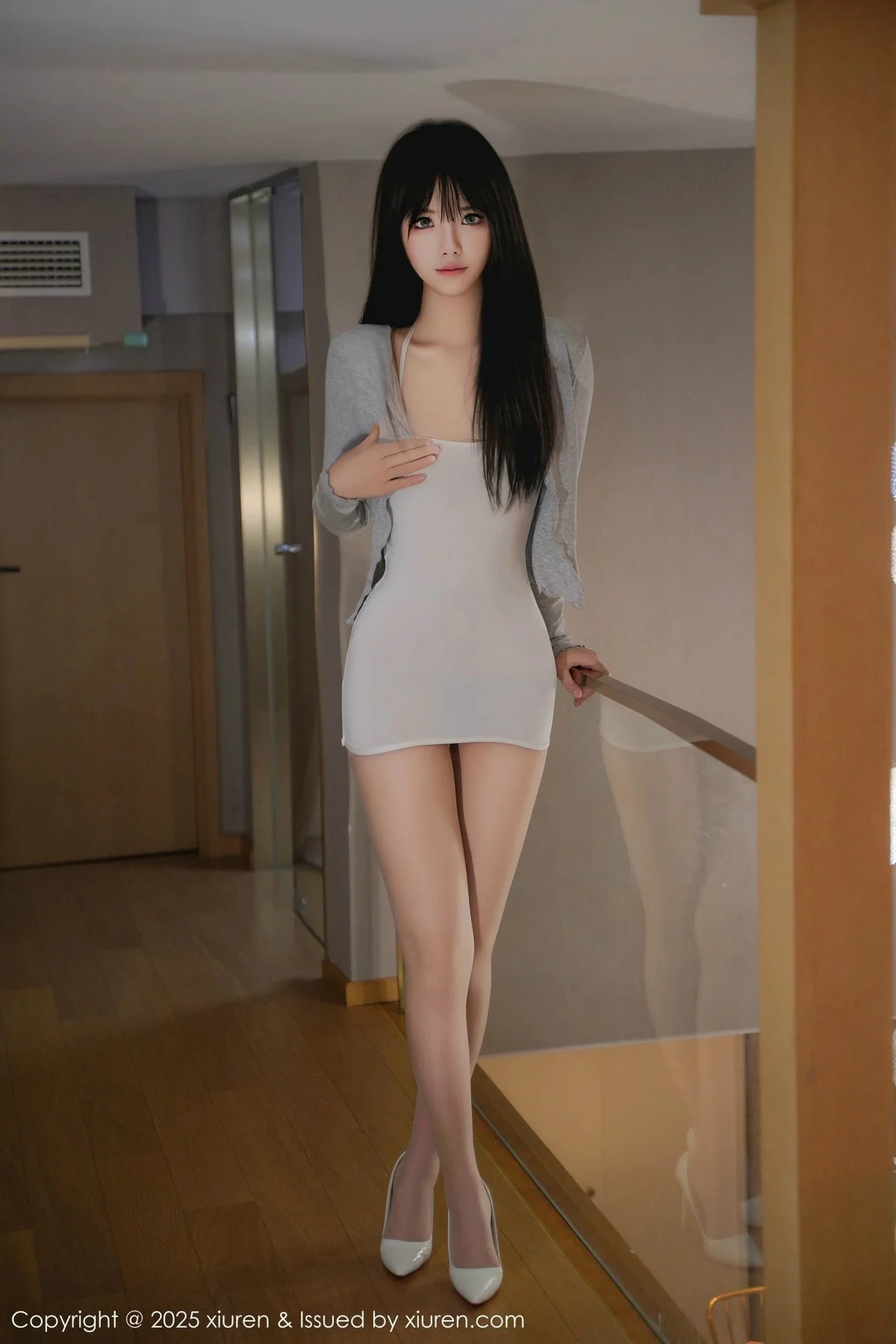 沐言yanyan性感白色吊带短裙配超薄肉丝秀柔美身姿绝美写真 第 6 张