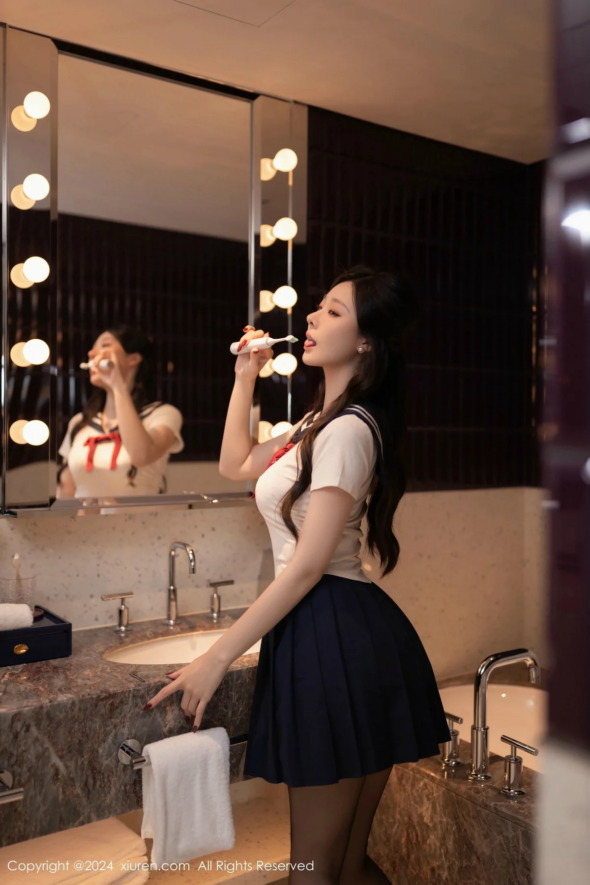 小逗逗性感JK制服露白色内衣配超薄黑丝秀曼妙身姿绝美写真 第 46 张