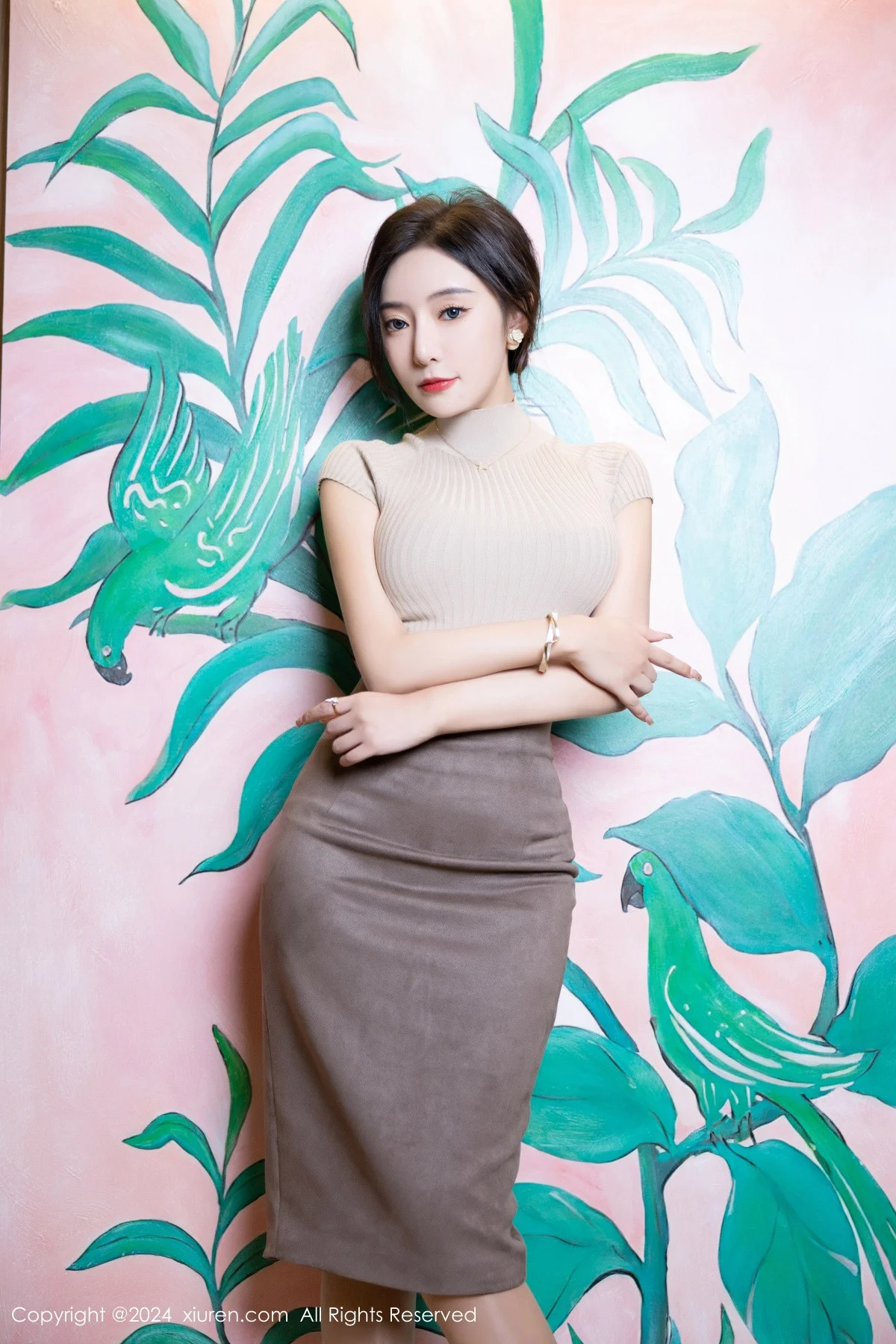 王馨瑶yanni浅色上衣配短裙露闪亮肉丝秀丰满身姿绝美写真 第 45 张