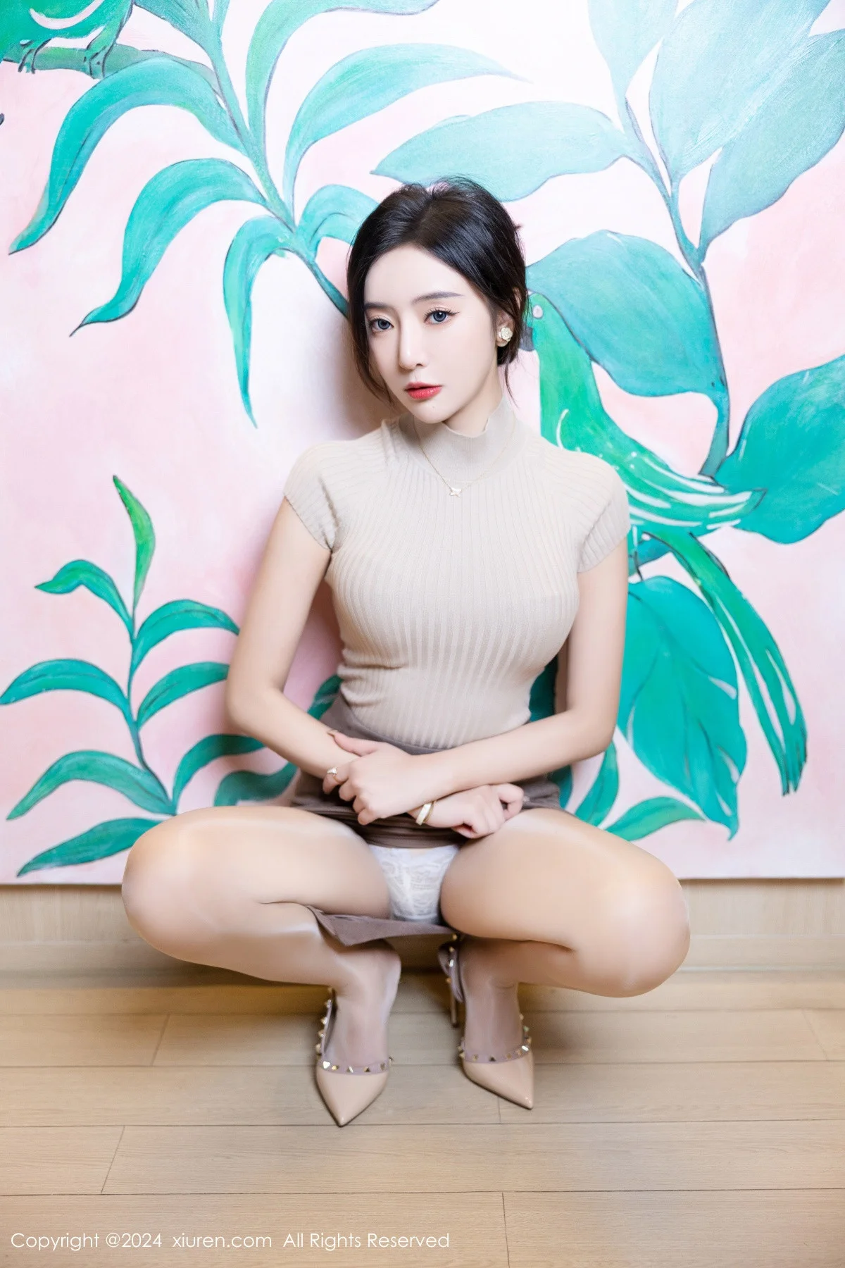 王馨瑶yanni浅色上衣配短裙露闪亮肉丝秀丰满身姿绝美写真 第 56 张