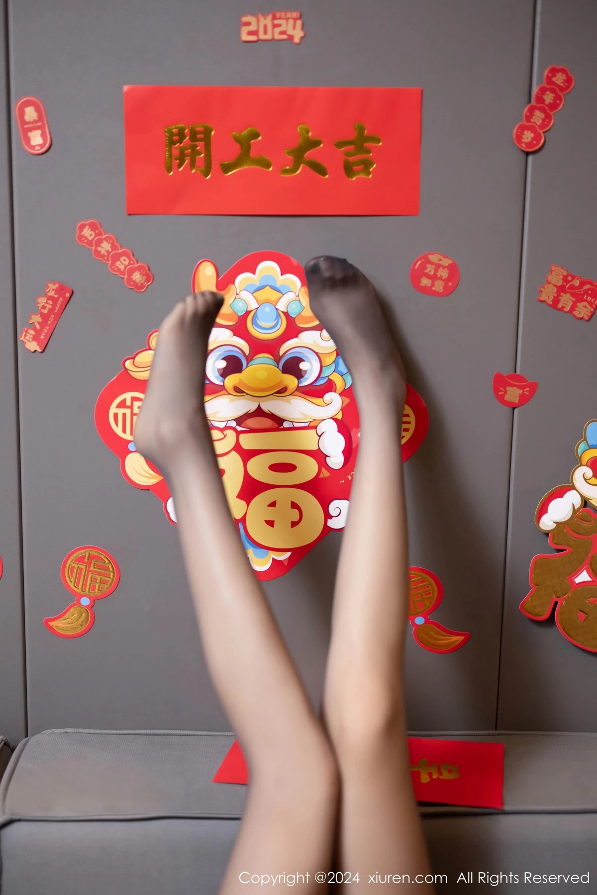 杨晨晨Yome性感连衣短裙+红色蕾丝内衣秀完美身材绝美写真 第 29 张