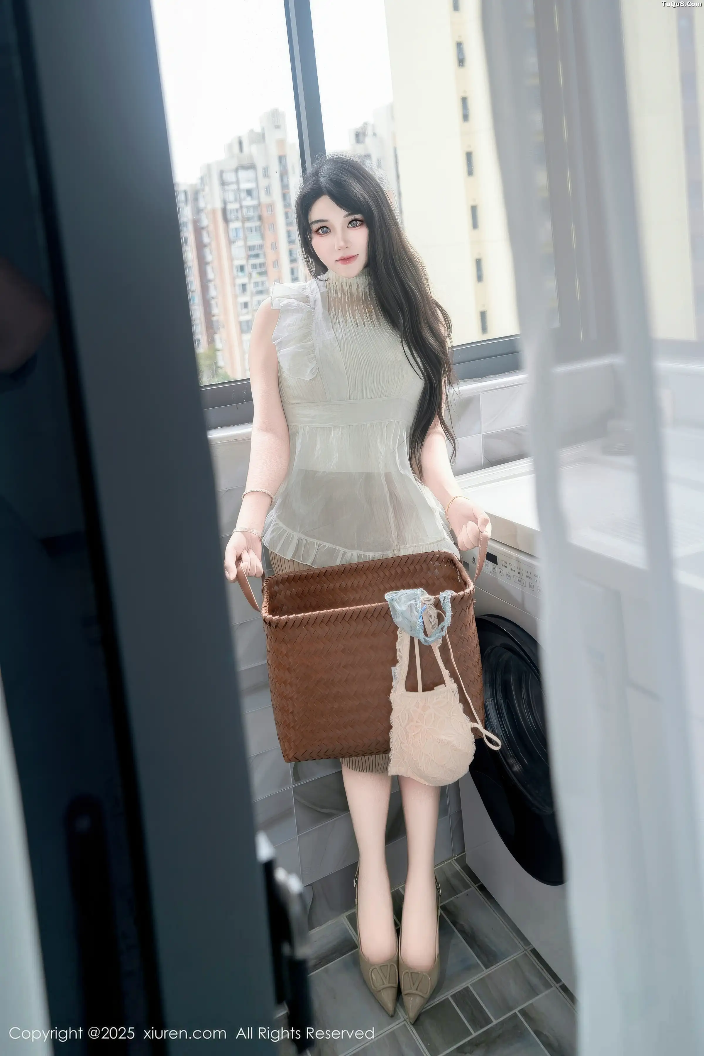 汐汐爱吃草莓性感薄纱露原色内衣秀完美身材迷人绝美写真 第 14 张