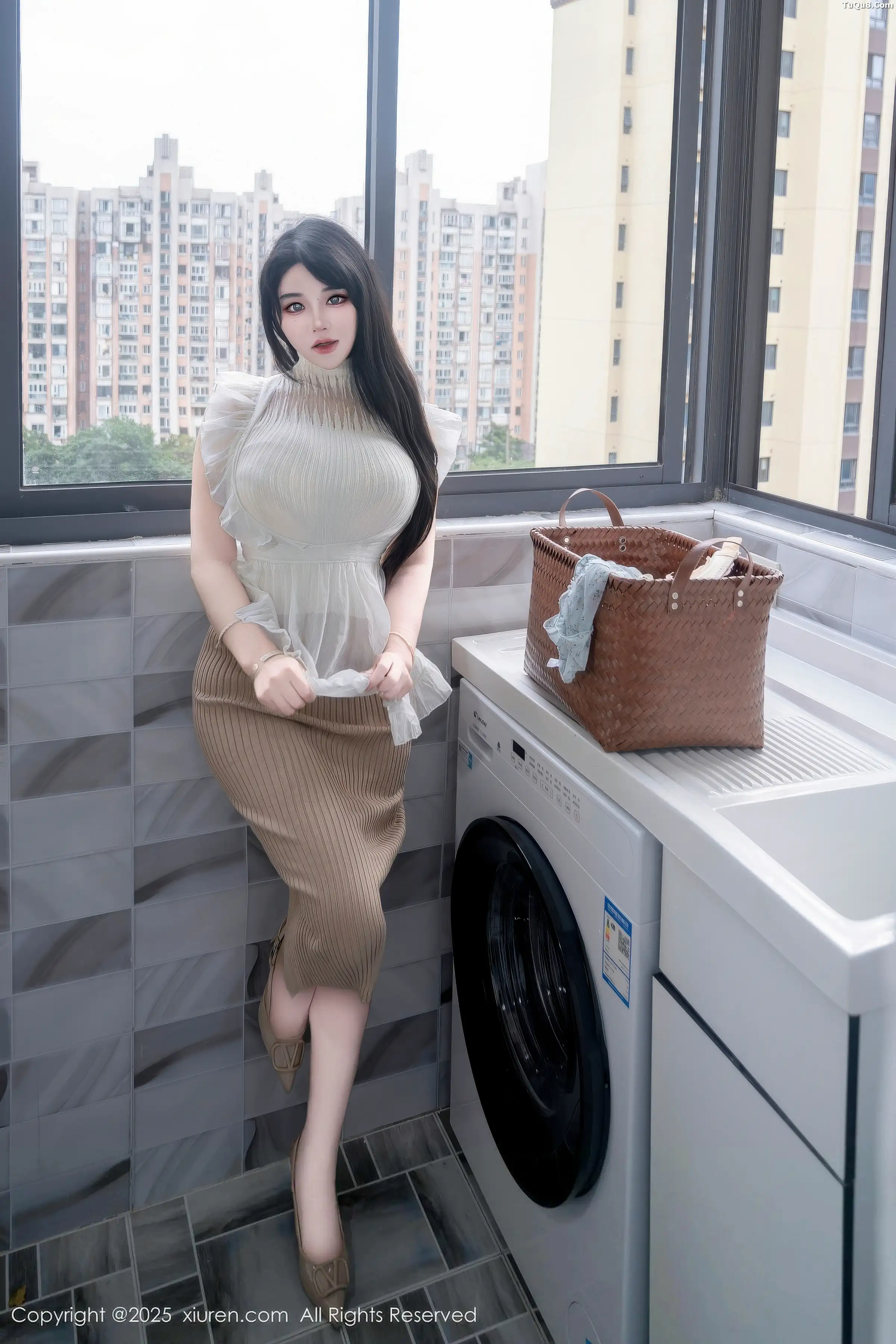 汐汐爱吃草莓性感薄纱露原色内衣秀完美身材迷人绝美写真 第 2 张