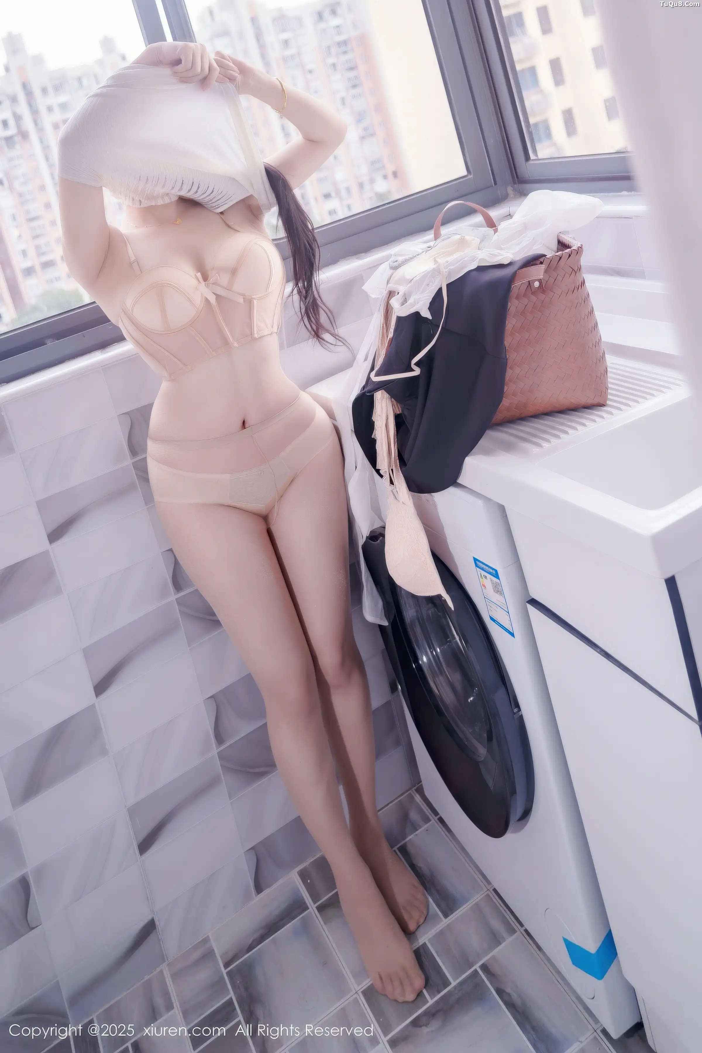 汐汐爱吃草莓性感薄纱露原色内衣秀完美身材迷人绝美写真 第 34 张