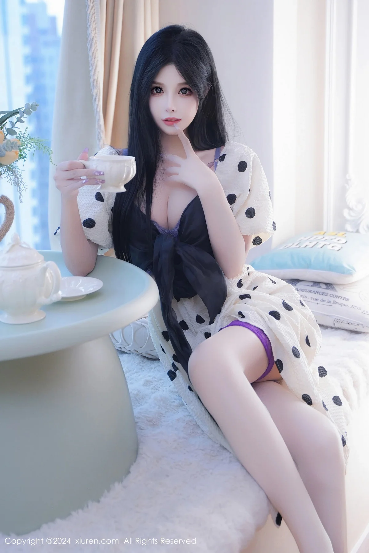 陈芊儿性感波点短裙露灰色情趣内衣配紫丝袜秀美腿绝美写真 第 24 张
